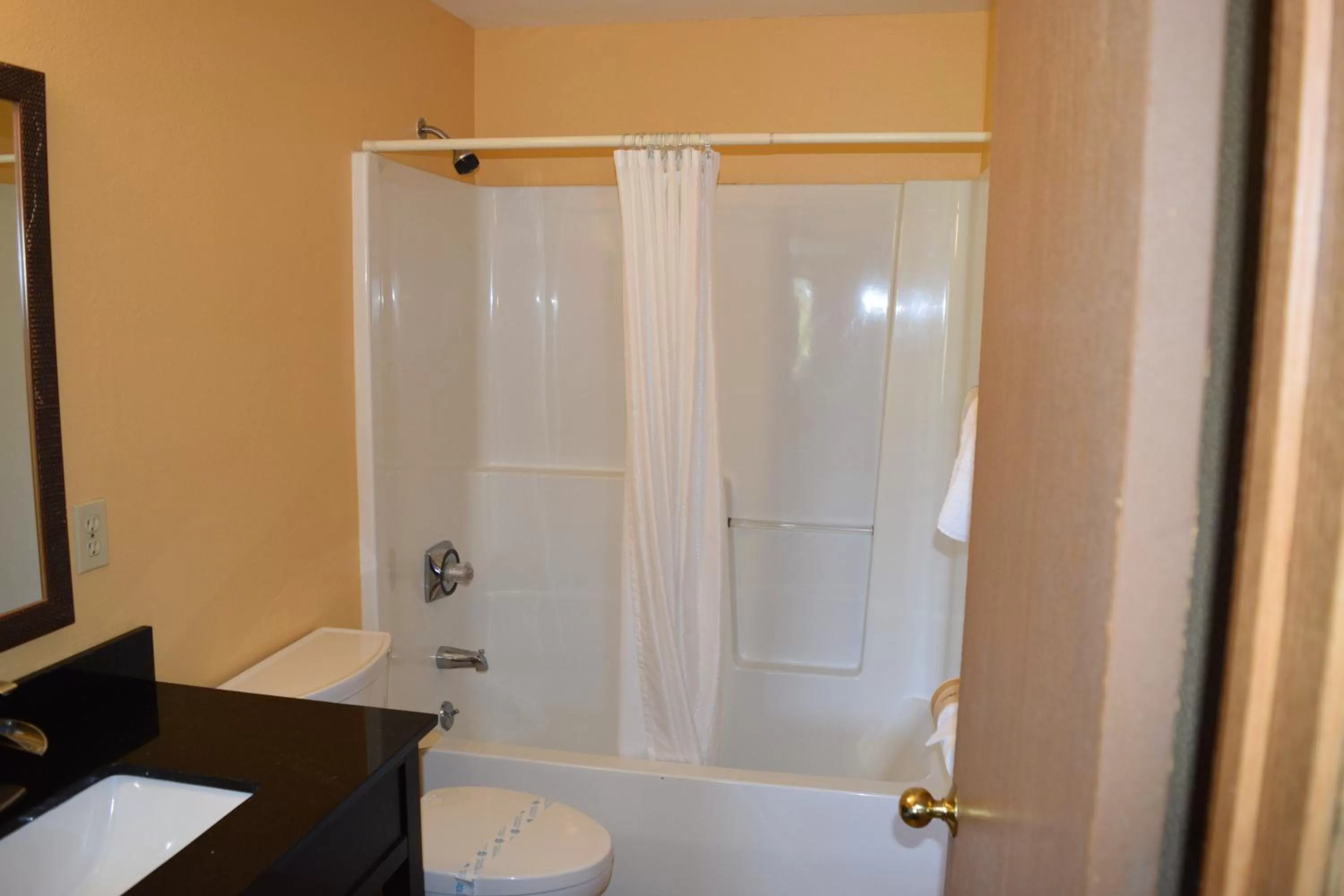 Bathroom in The Royal Victorian Motel