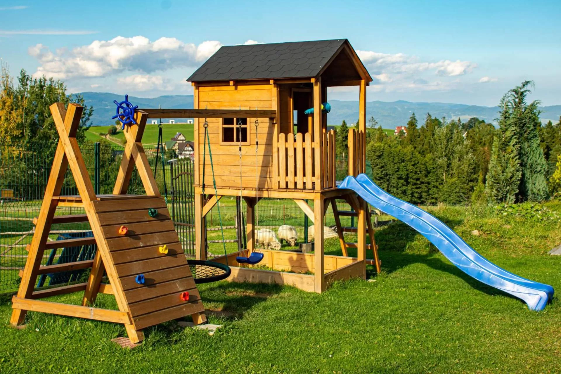 Children play ground in Podhalanski Dworek z Jacuzzi