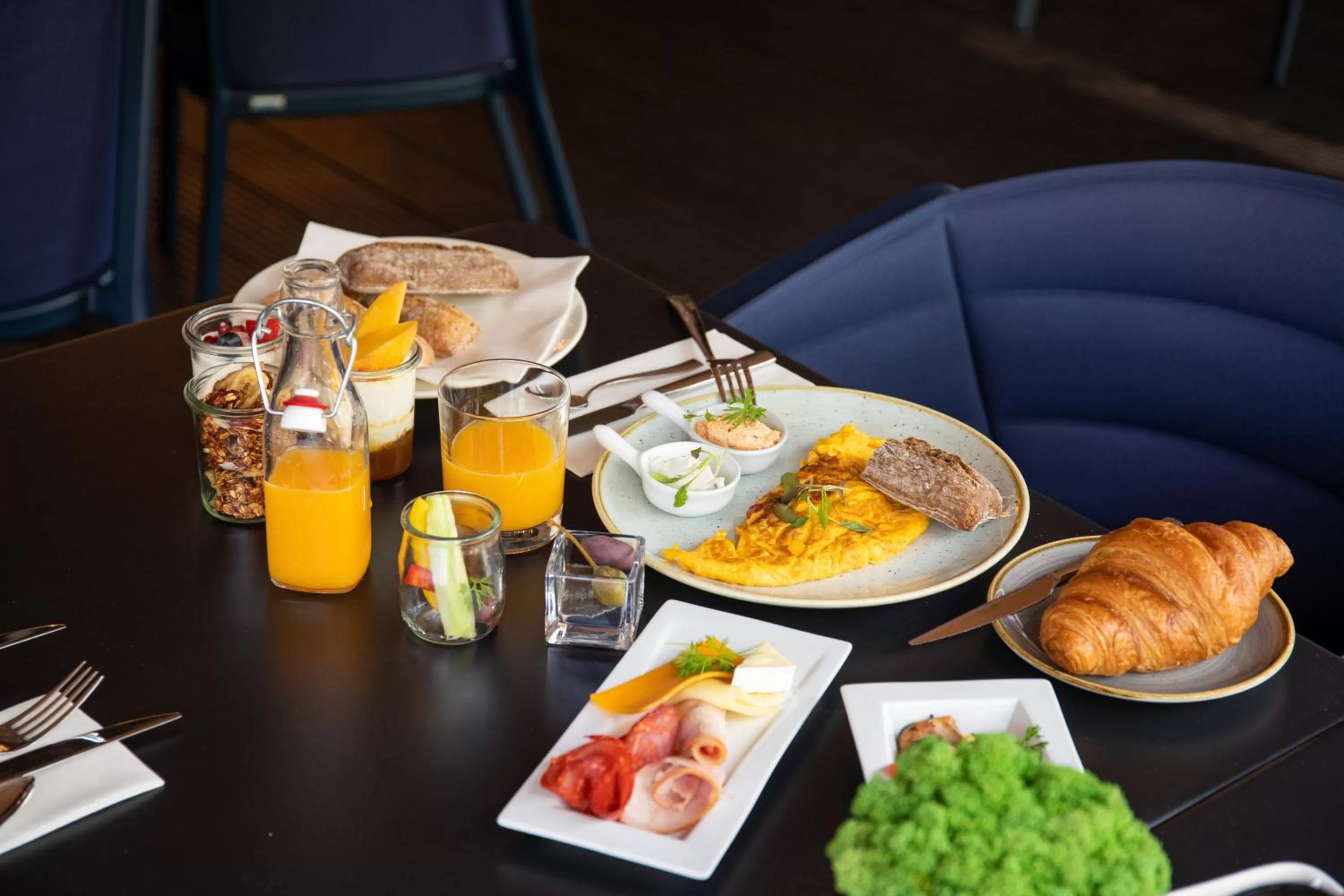 Breakfast in Crowne Plaza Budapest by IHG