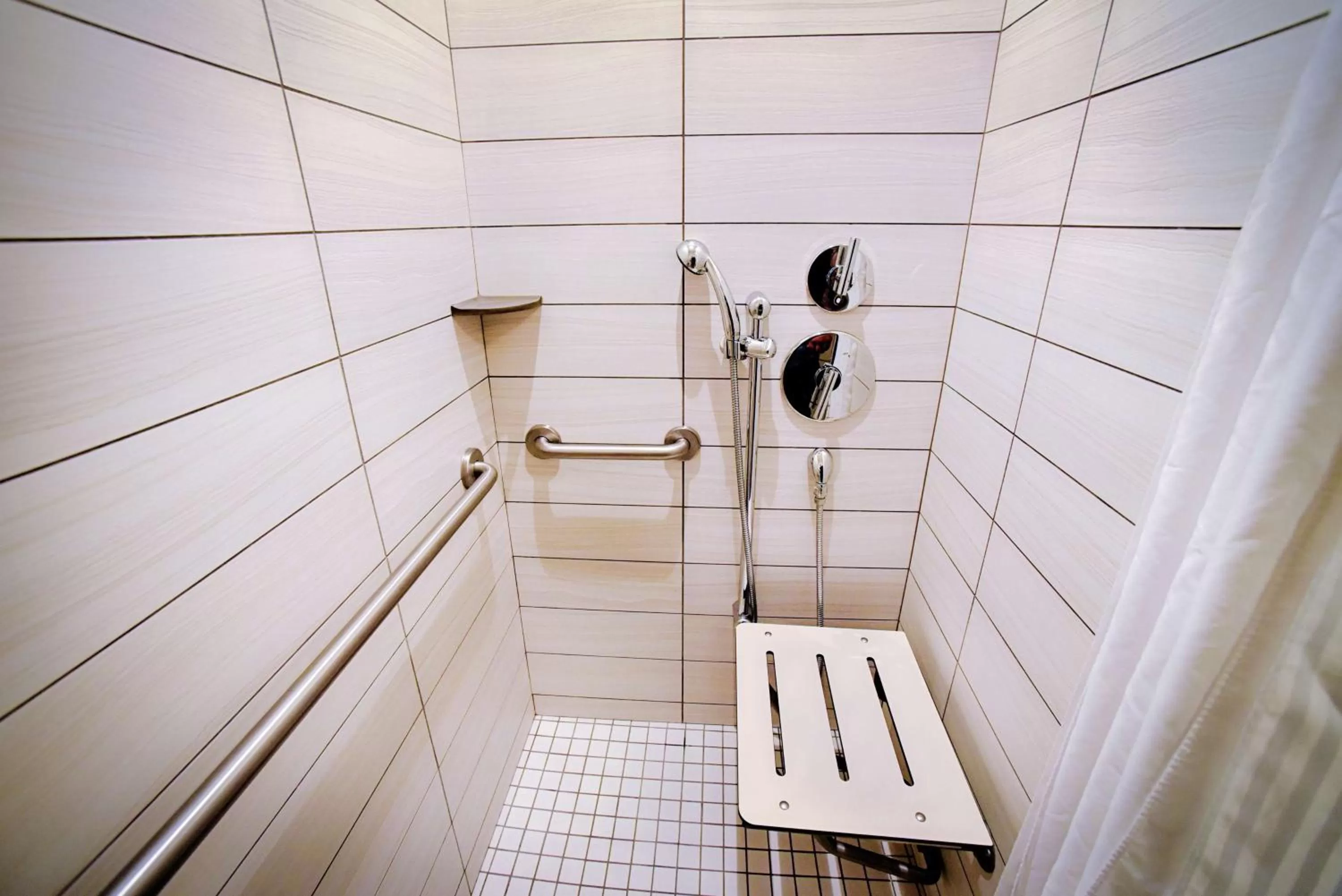 Bathroom in Hilton Garden Inn Santa Barbara/Goleta