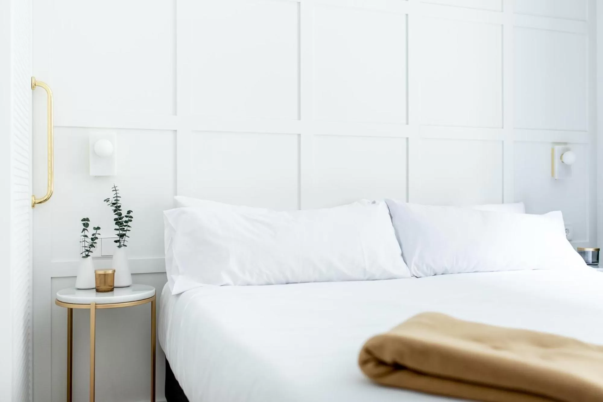 Bed in Room Mate Cosmo - City Centre, Valencia