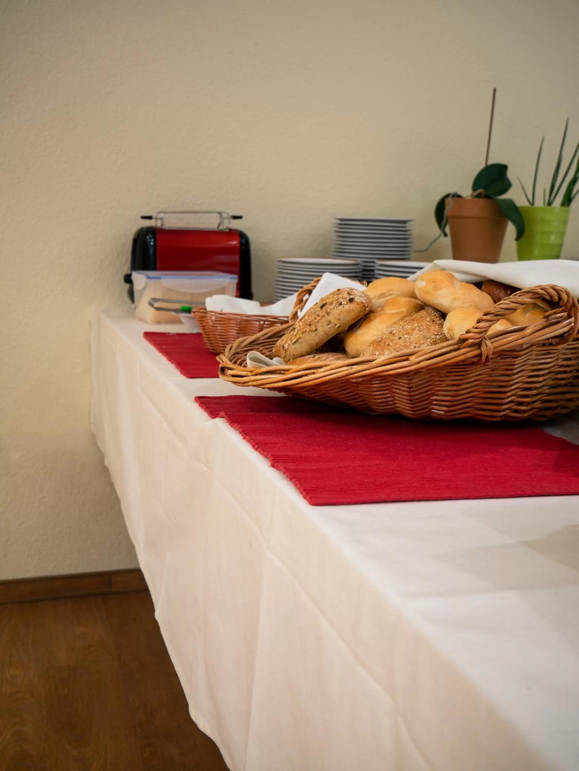 Buffet breakfast in Hotel Quellenhof - Self-Check-in