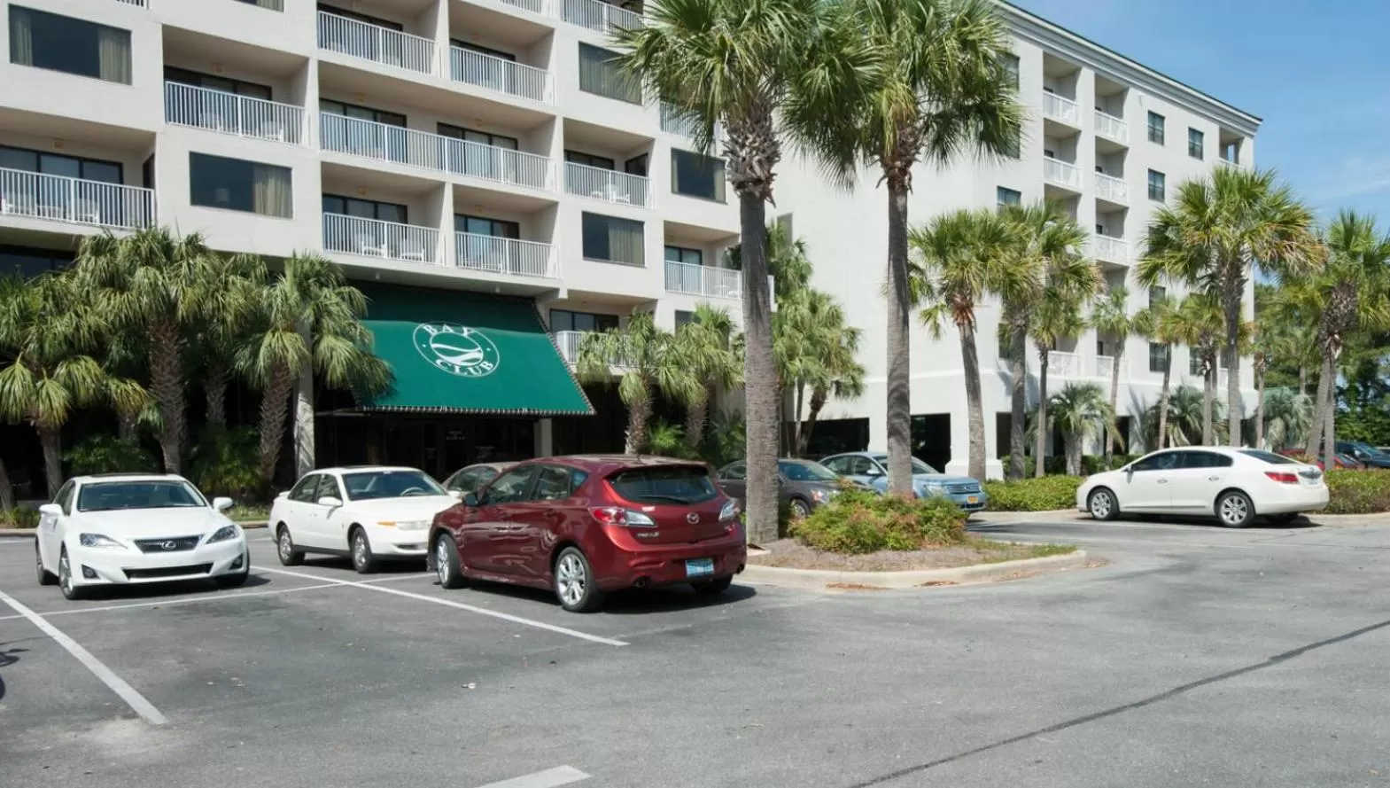 Facade/entrance in Bay Club of Sandestin