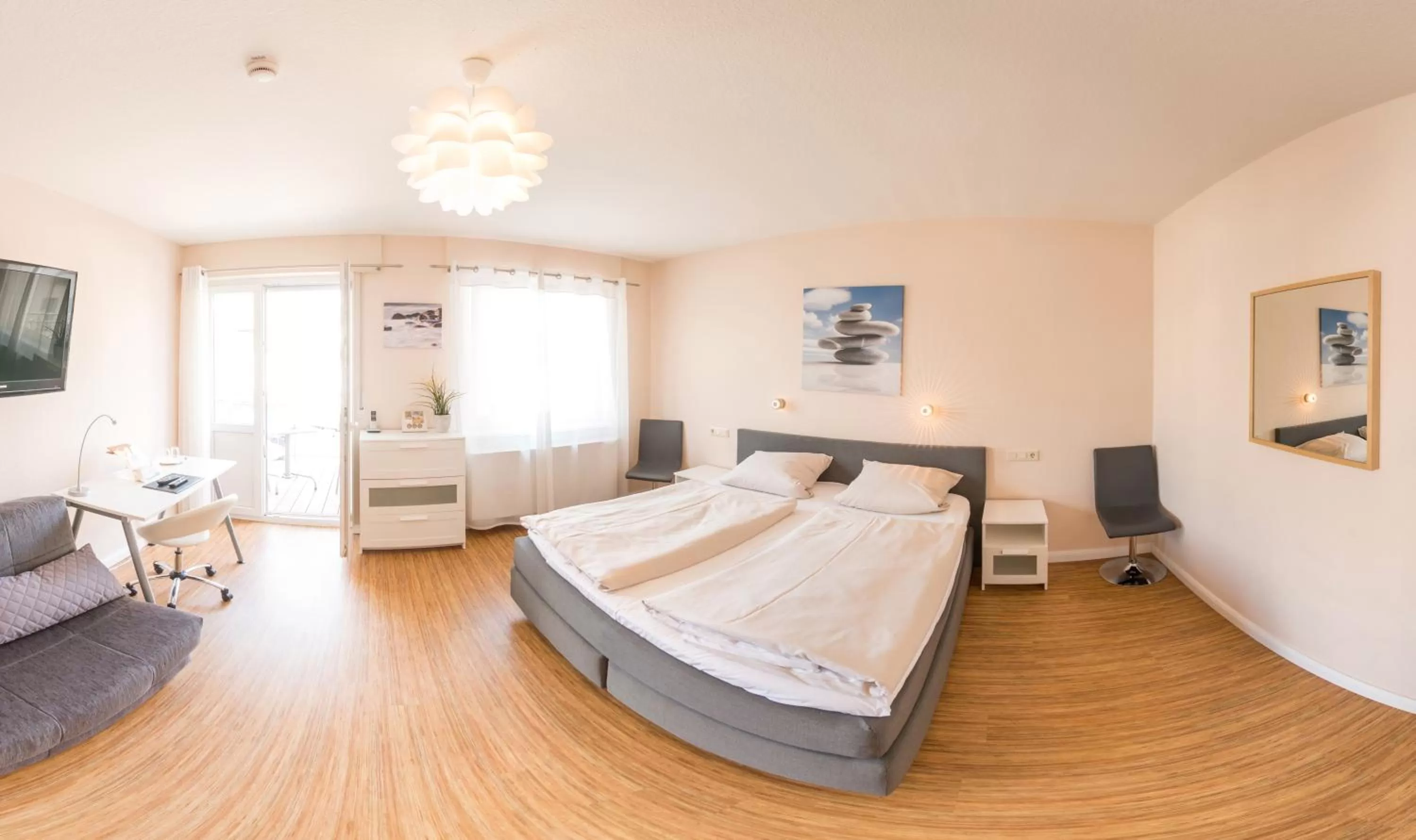 Photo of the whole room, Bed in Schäfers Hotel, Self-Check-in, Cafe und Bäcker am Hotel