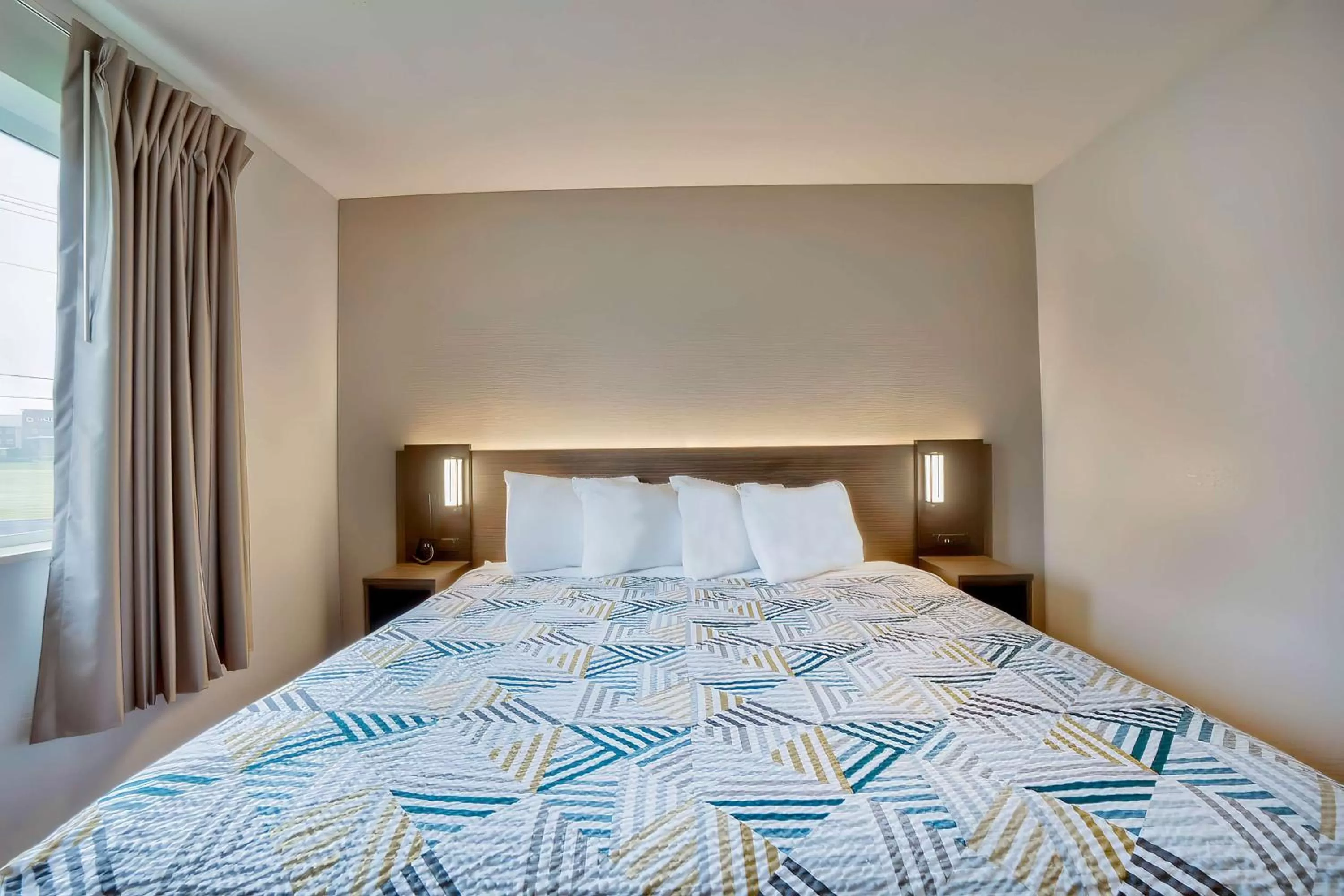 Bedroom, Bed in Motel 6-Denison, TX