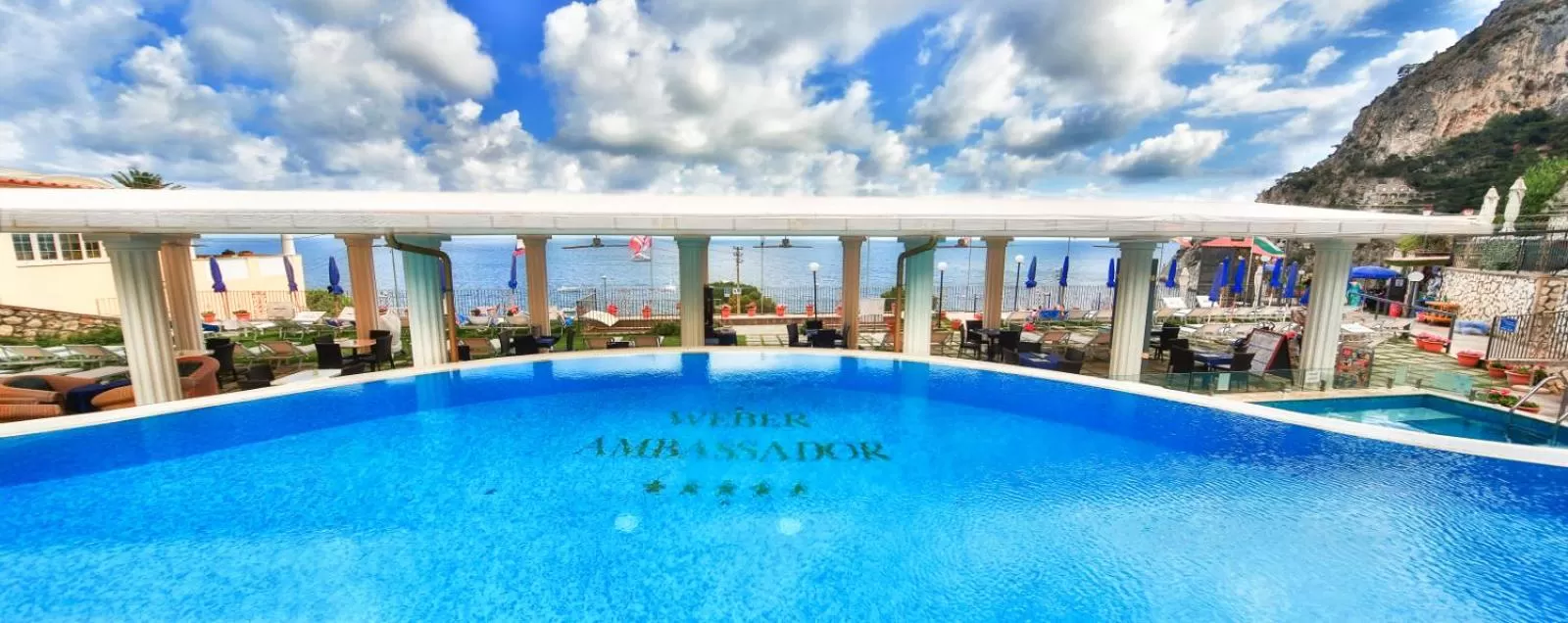 Swimming pool in Hotel Weber Ambassador