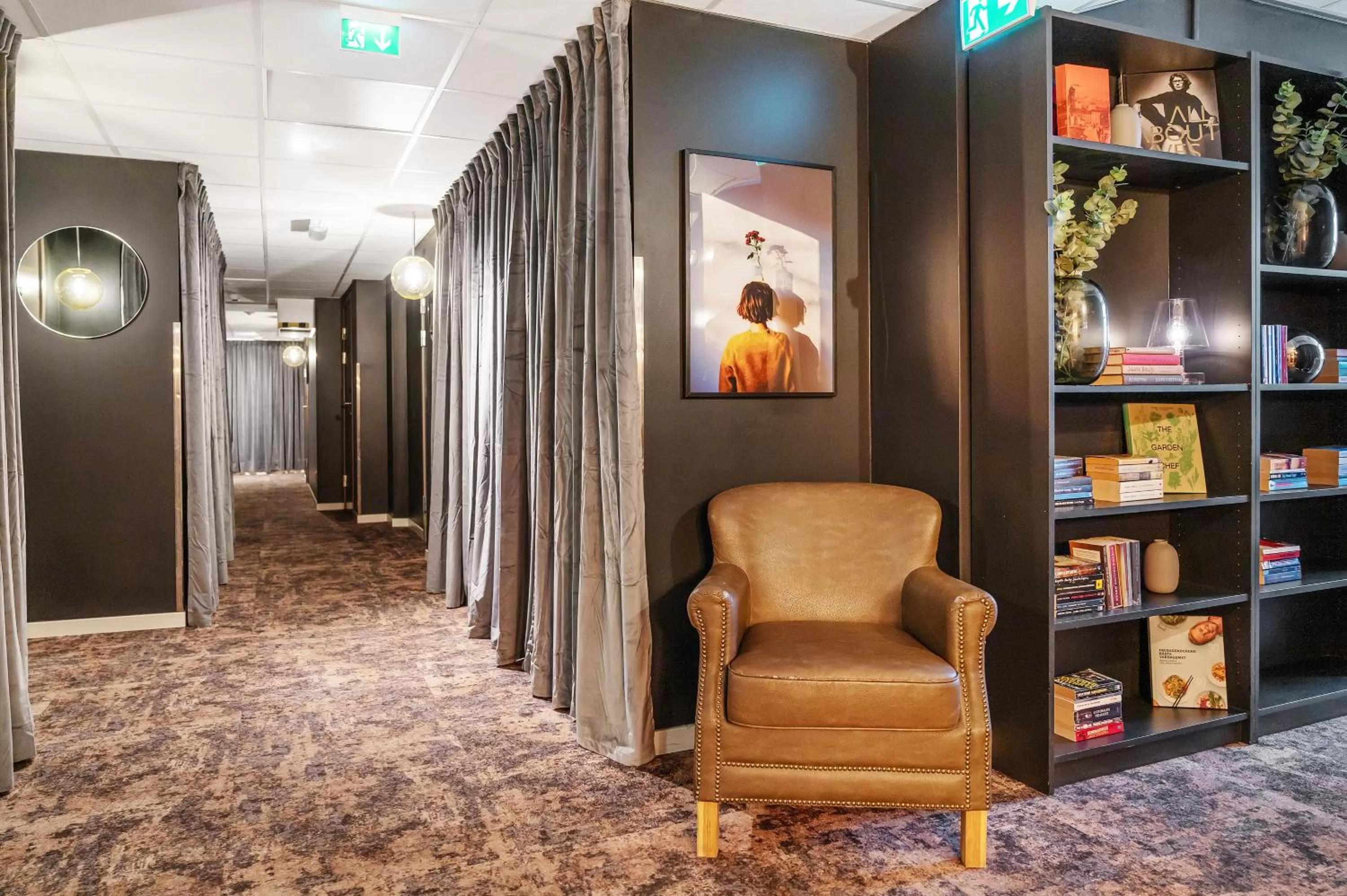 Property building in Hotel Point