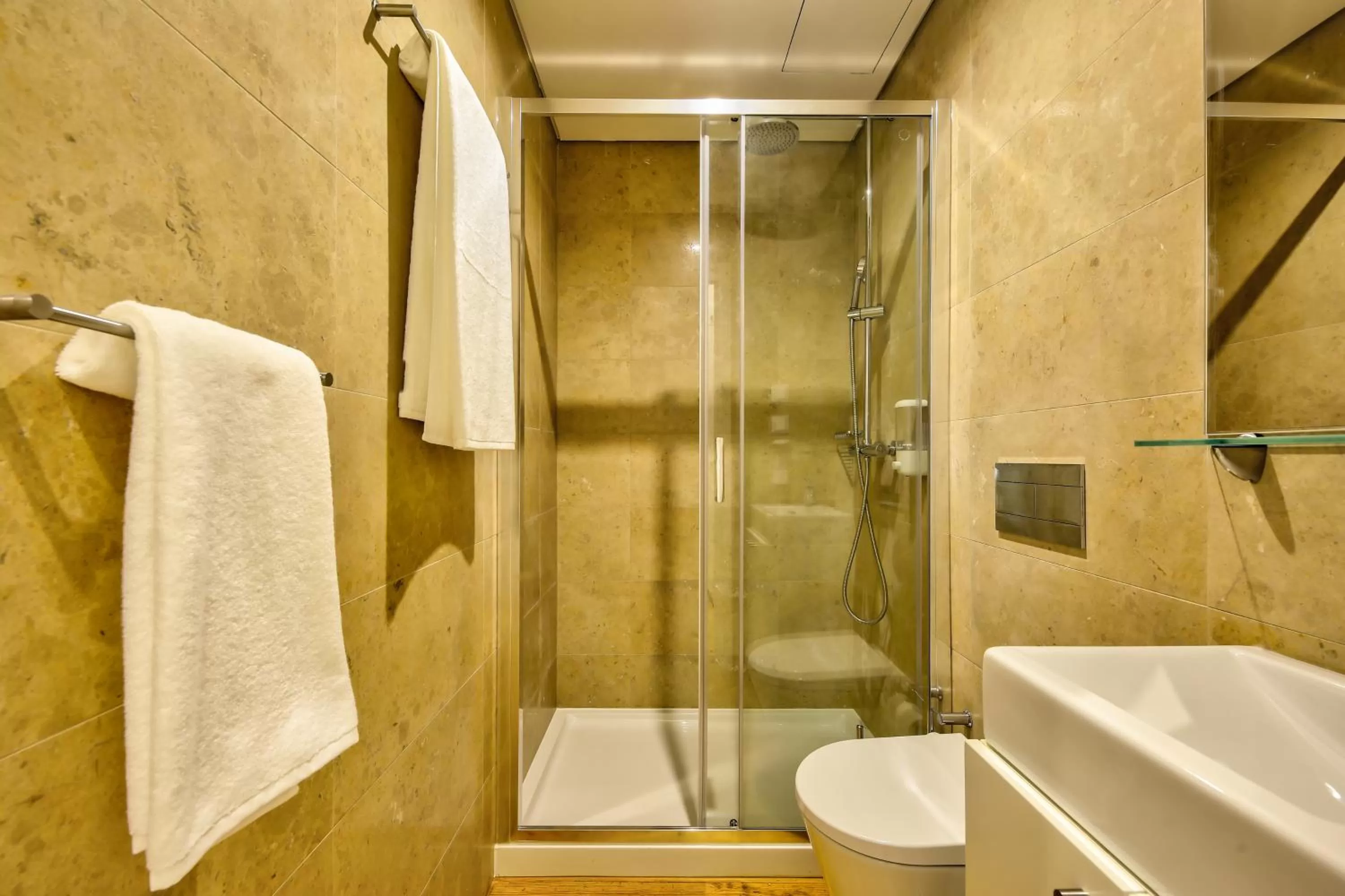 Toilet in Avenue Garden