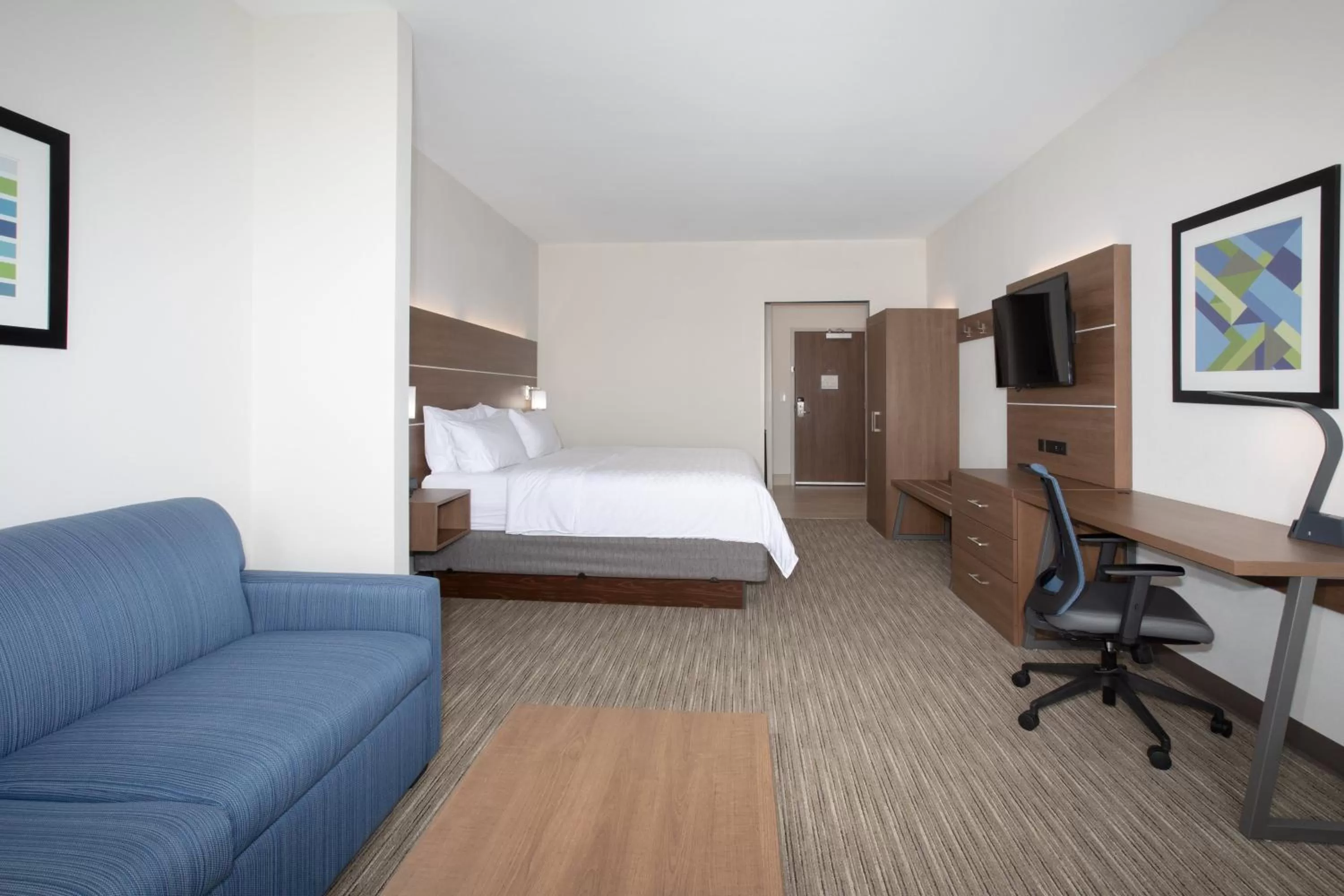 Photo of the whole room, Bed in Holiday Inn Express & Suites - Goodland I-70 by IHG