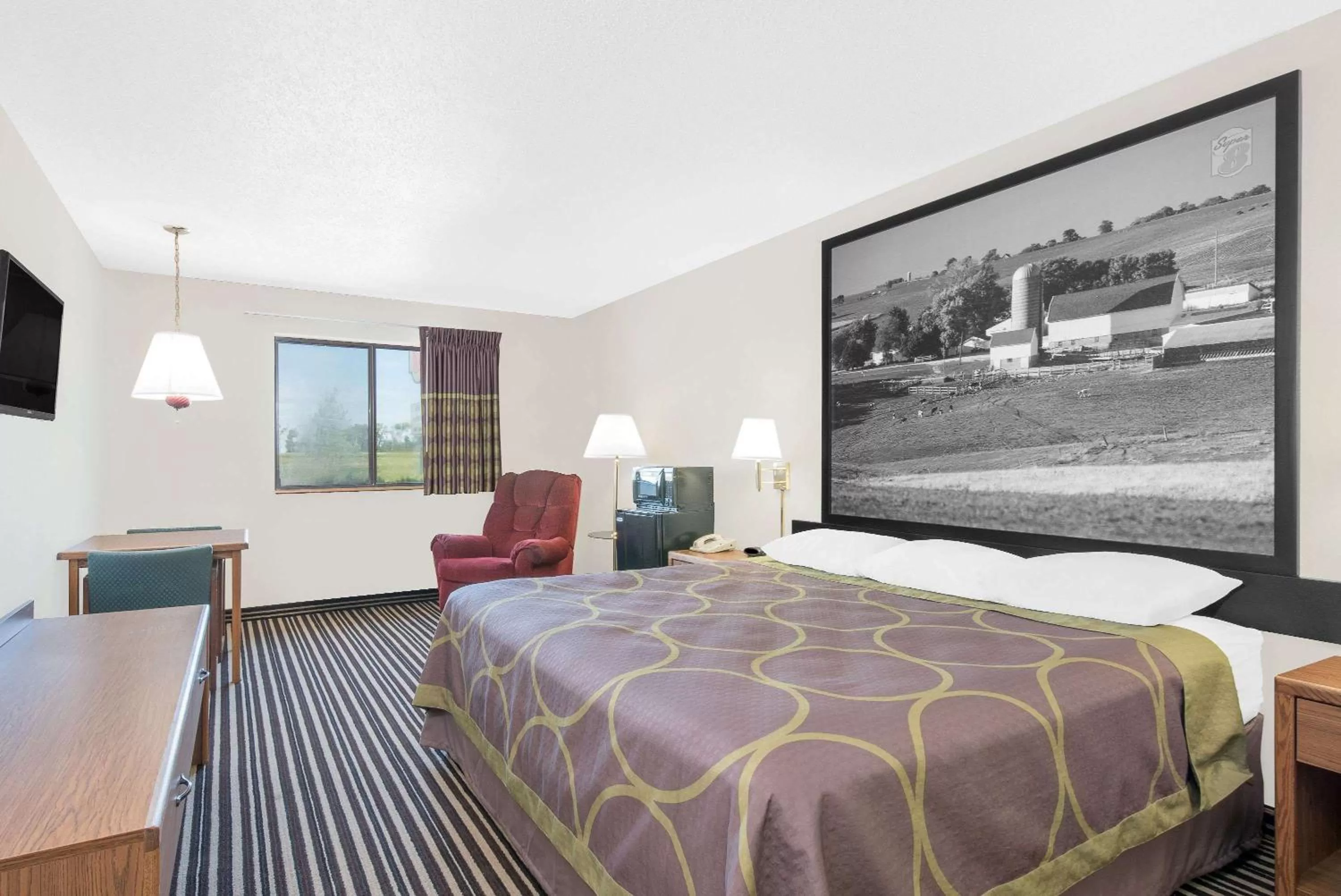 Photo of the whole room, Bed in Super 8 by Wyndham Morris