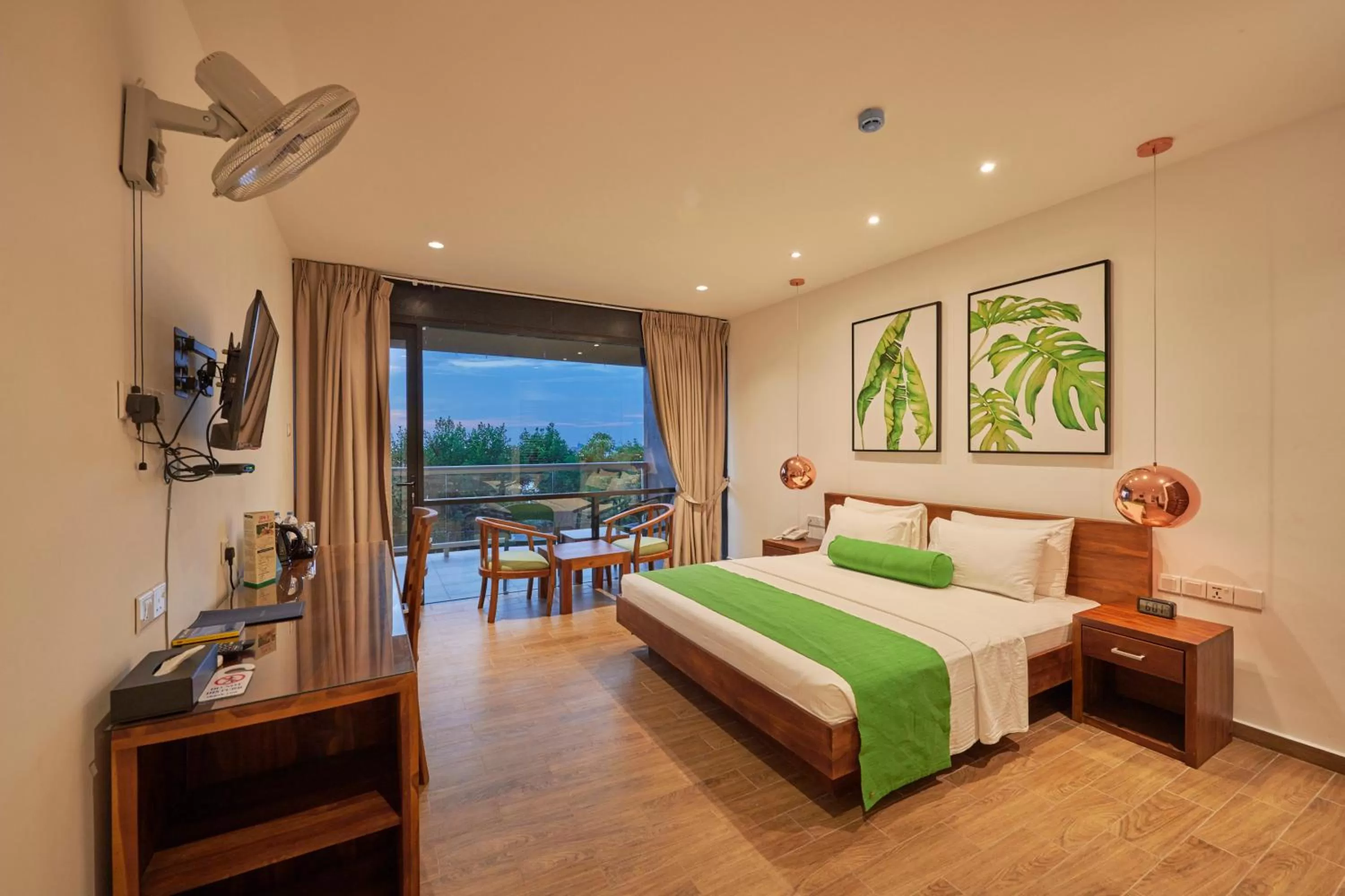 Photo of the whole room, Bed in Agnus Unawatuna