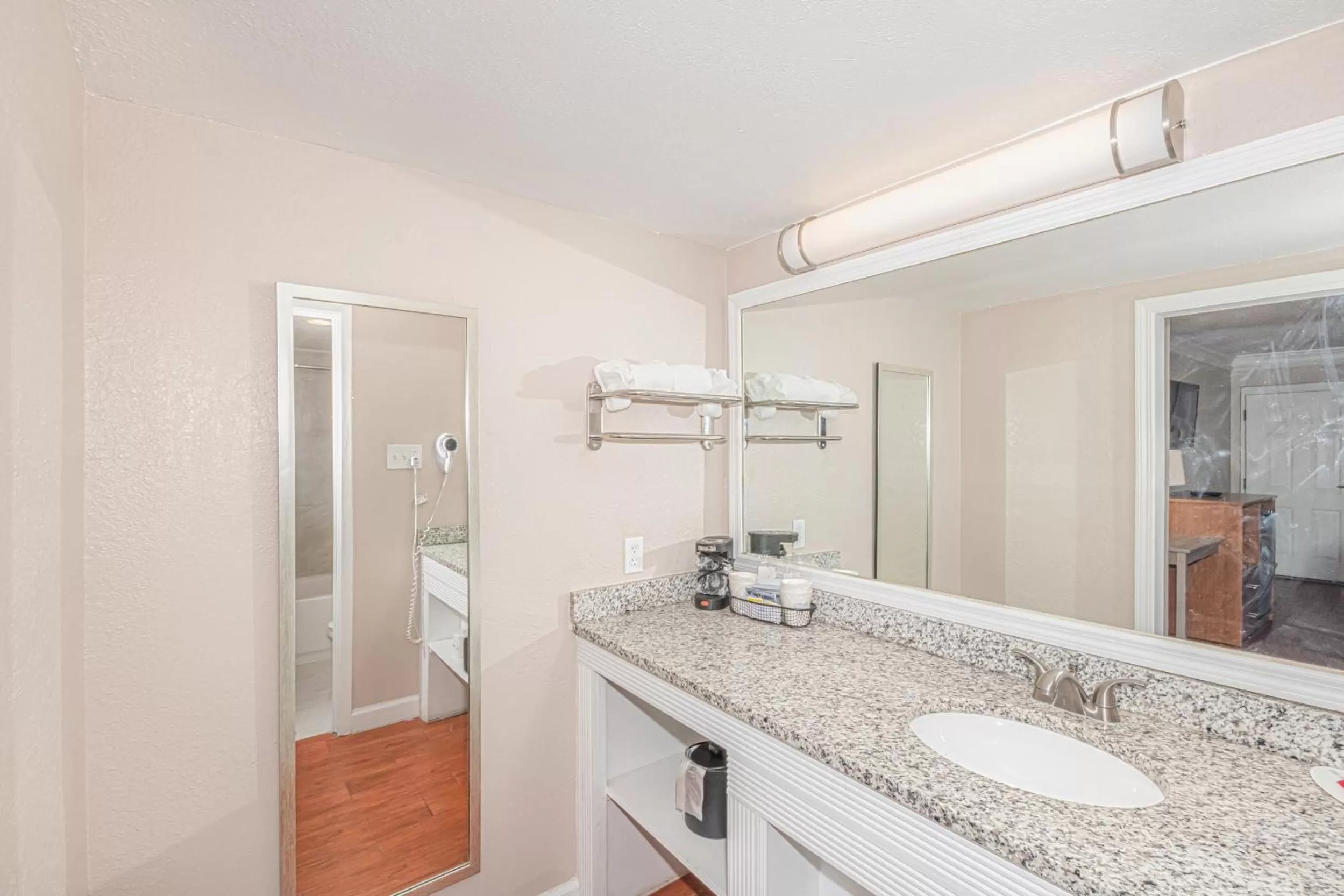 Shower in Casa Bella Inn & Suites Extended Stay