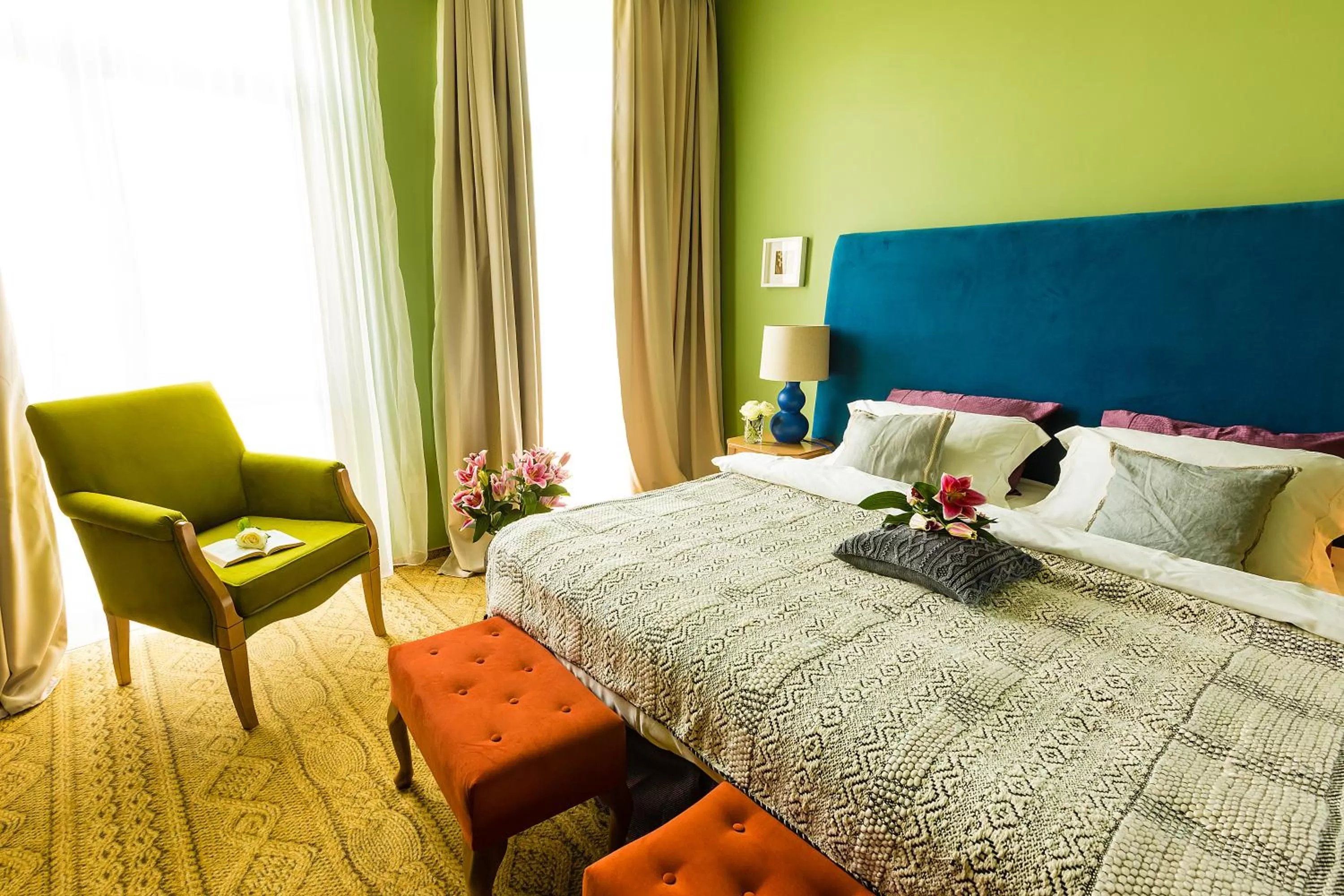 Seating area, Bed in Country Spa Retreat