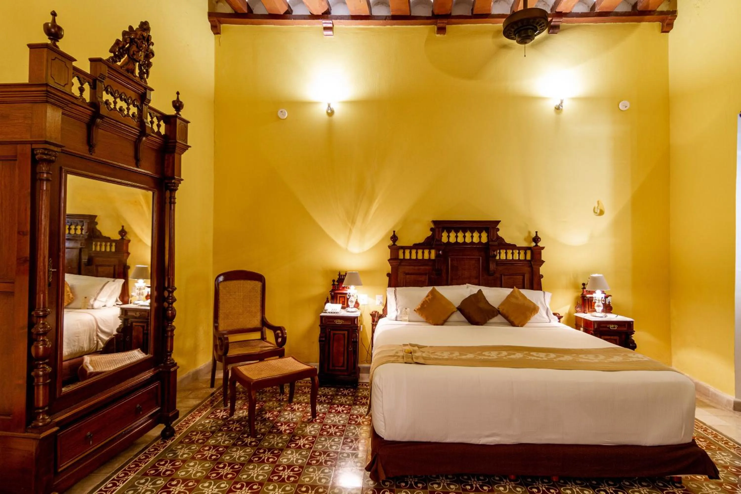Photo of the whole room, Bed in Hotel Boutique Casa Don Gustavo, Campeche