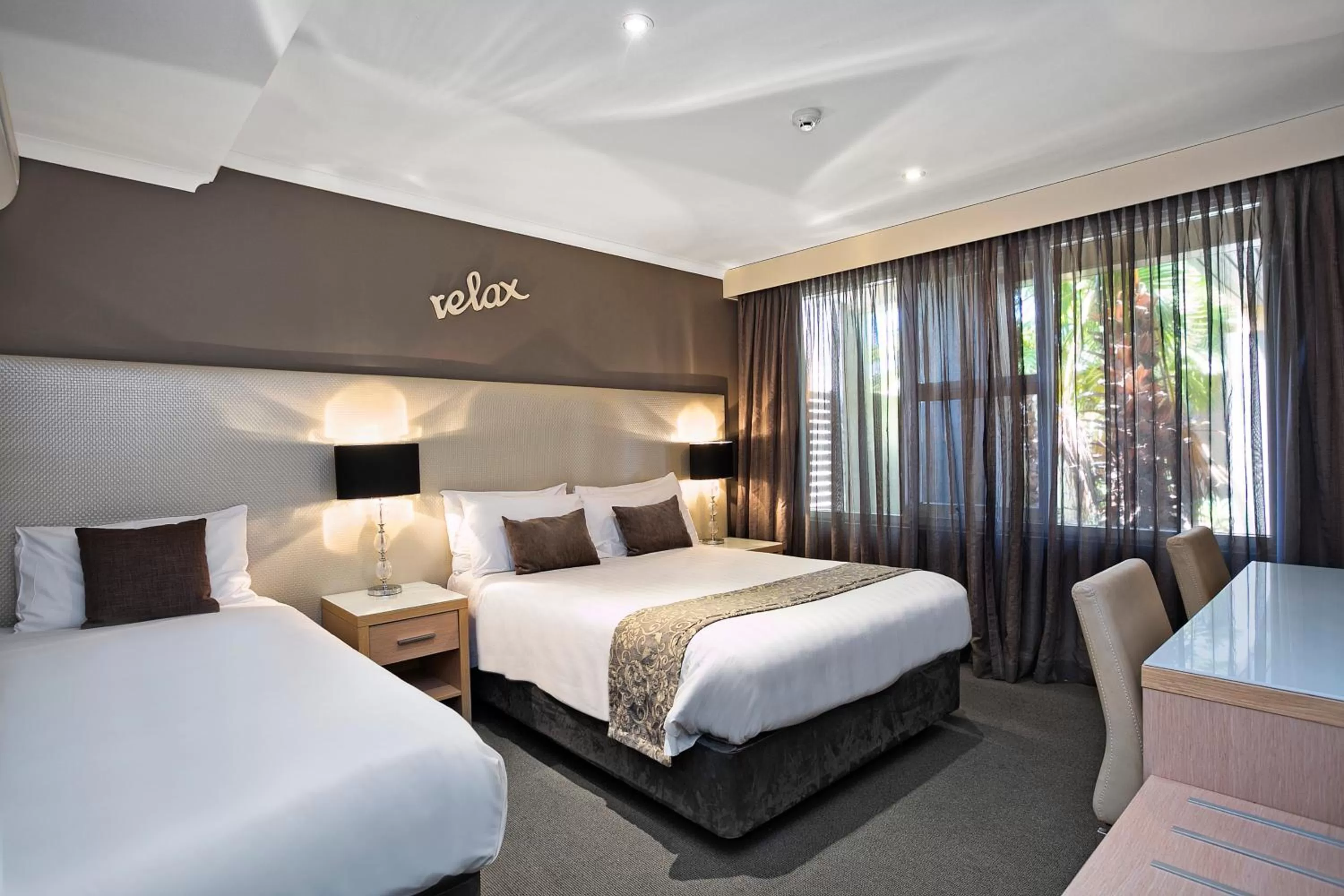 Bed in Best Western Sanctuary Inn