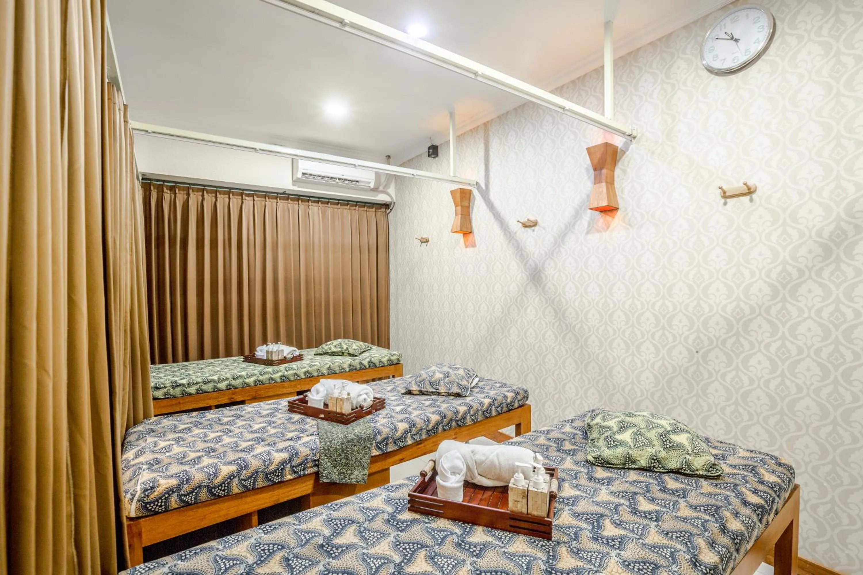 Massage in Lokal Bali Hostel