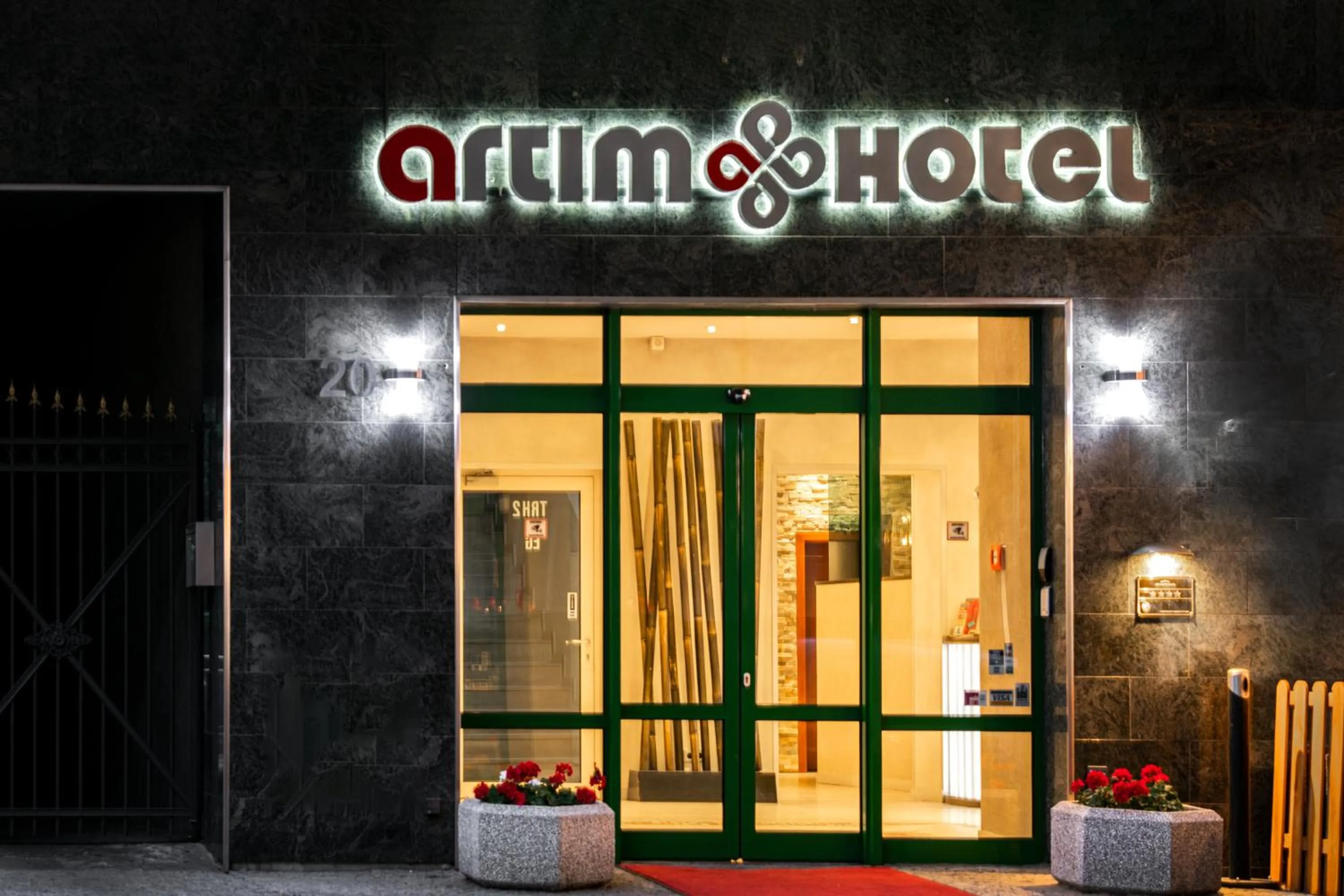 Facade/entrance in Artim Hotel