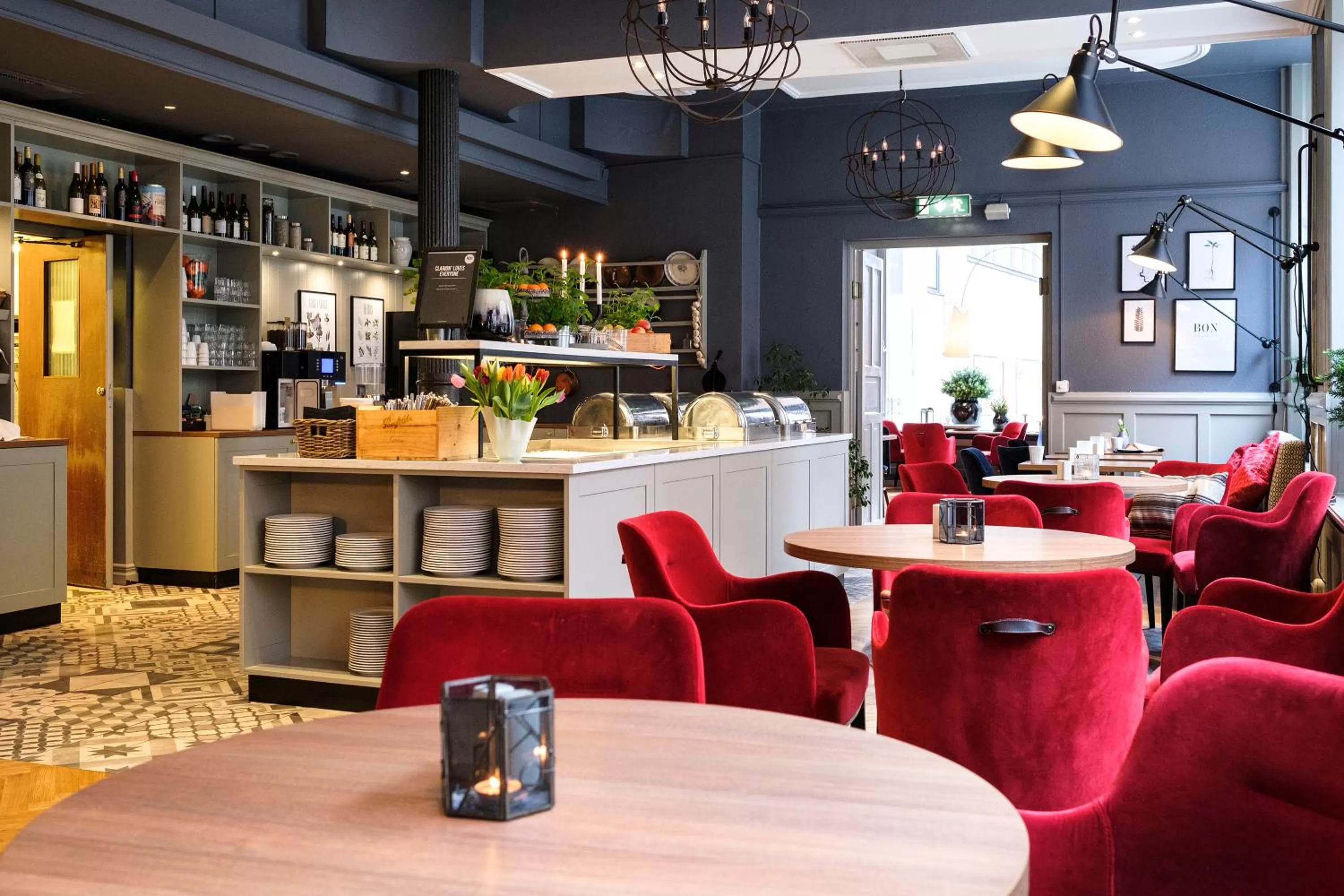 Restaurant/places to eat in Home Hotel Temperance