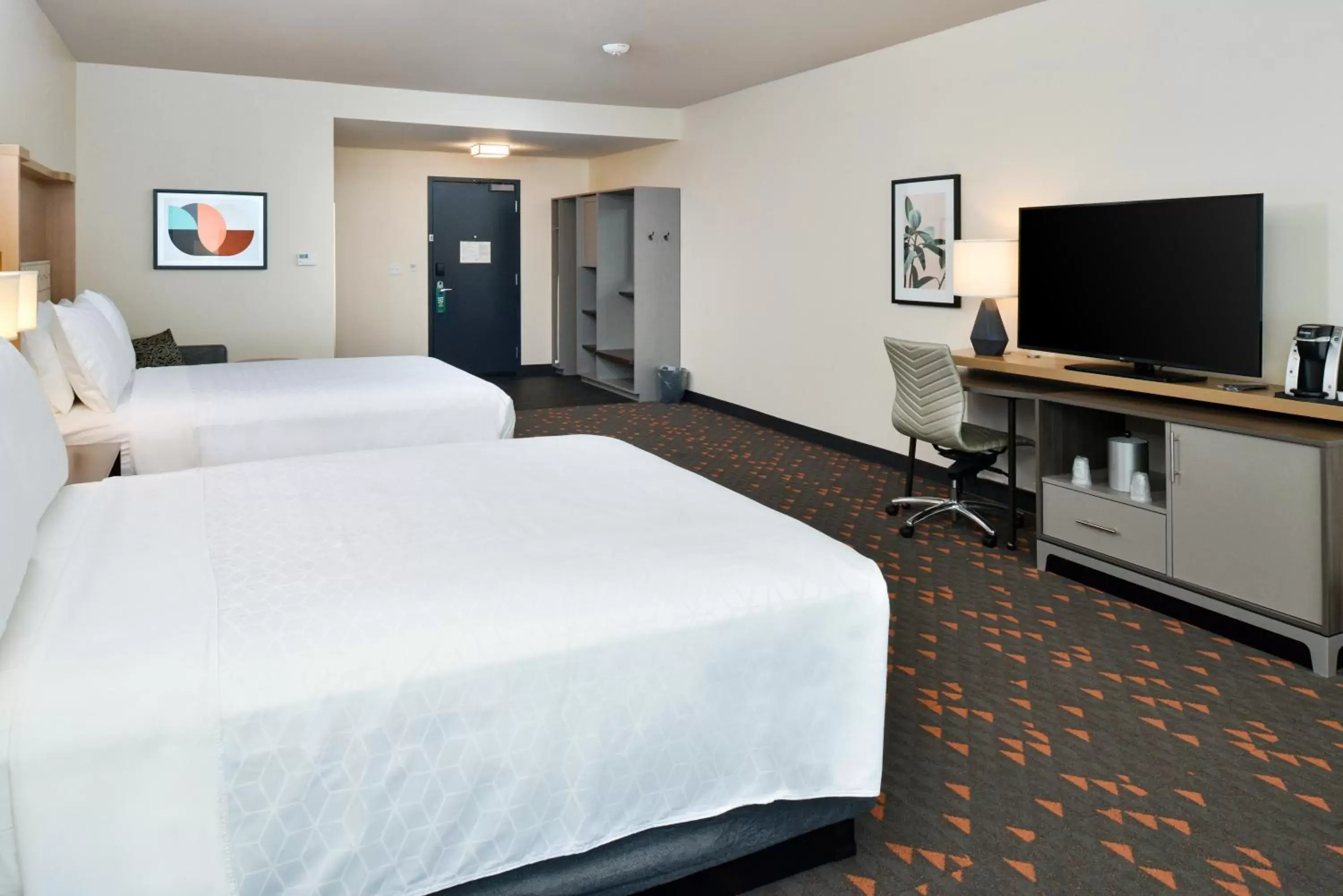 Queen Suite with Two Queen Beds Hearing Accessible Bathtub - Non-Smoking in Holiday Inn - Fort Worth - Alliance, an IHG Hotel Queen Suite with Two Queen Beds Hearing Accessible Bathtub - Non-Smoking in Holiday Inn - Fort Worth - Alliance, an IHG Hotel