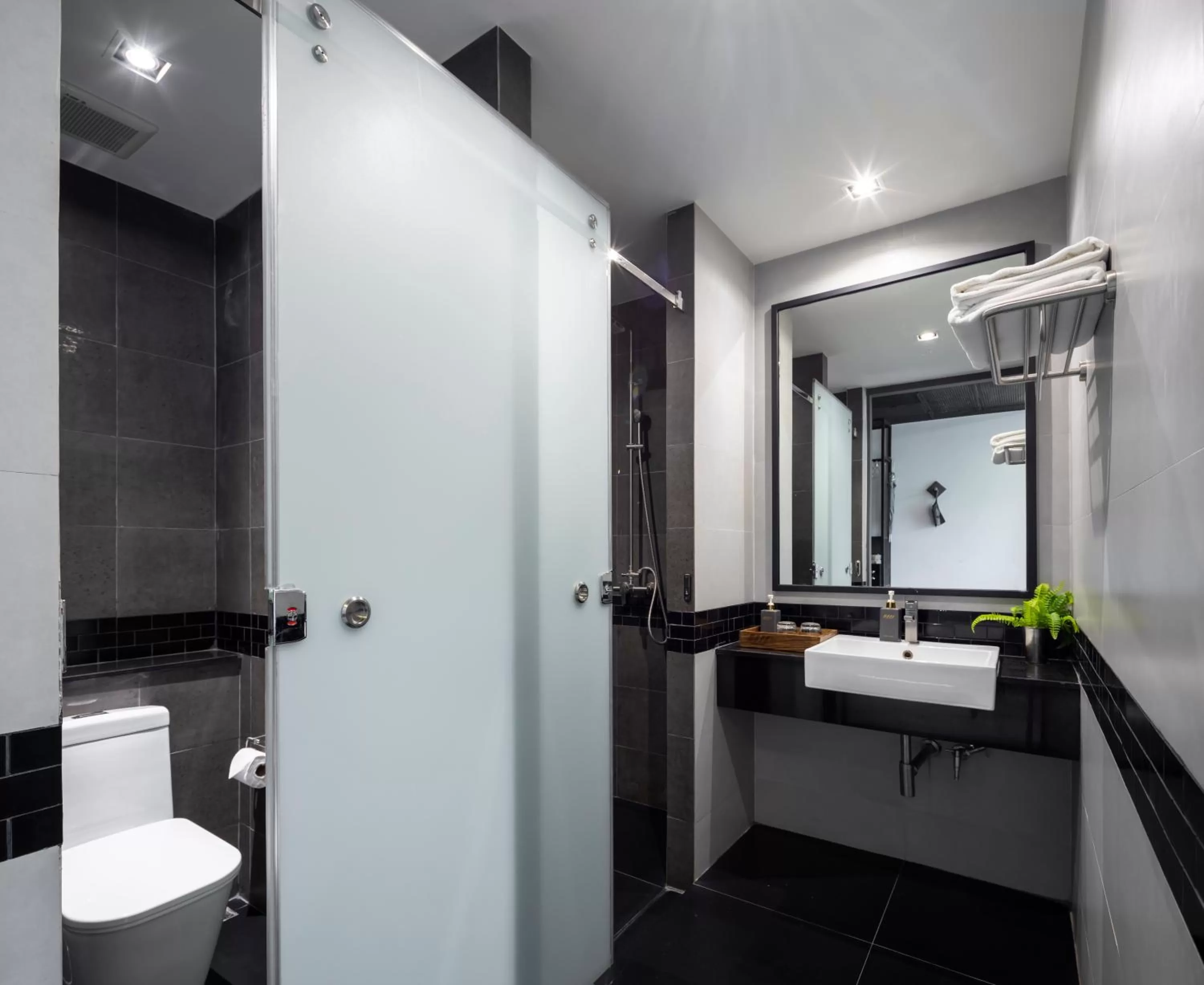 Toilet in The VELO'S Hotel and Pumptrack