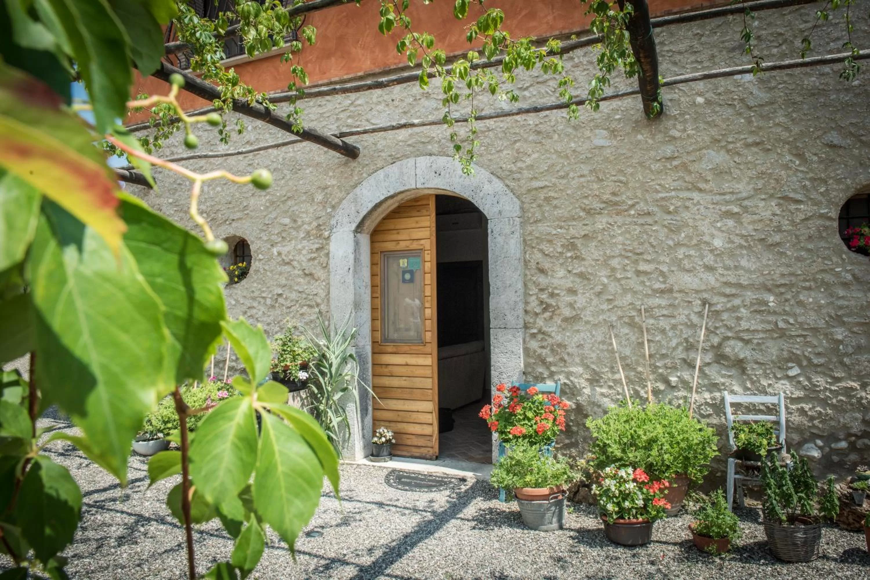 Facade/entrance in B&B Rifugio tra gli Ulivi