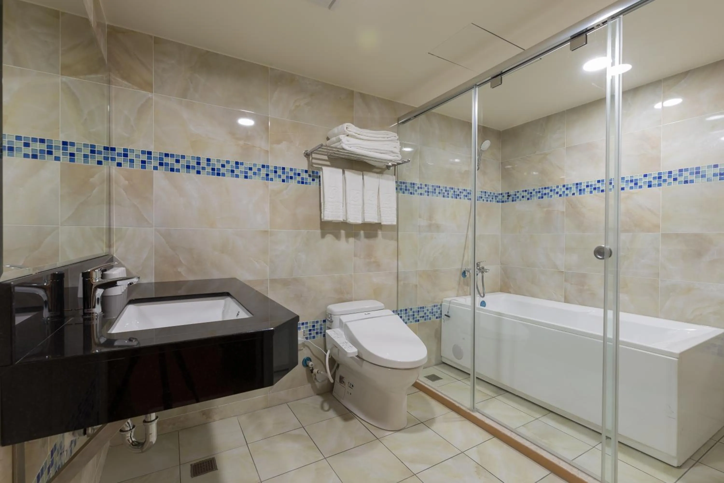 Toilet in Lishin Hotel