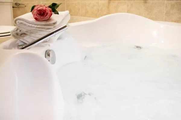 Hot Tub in Hotel La Locanda