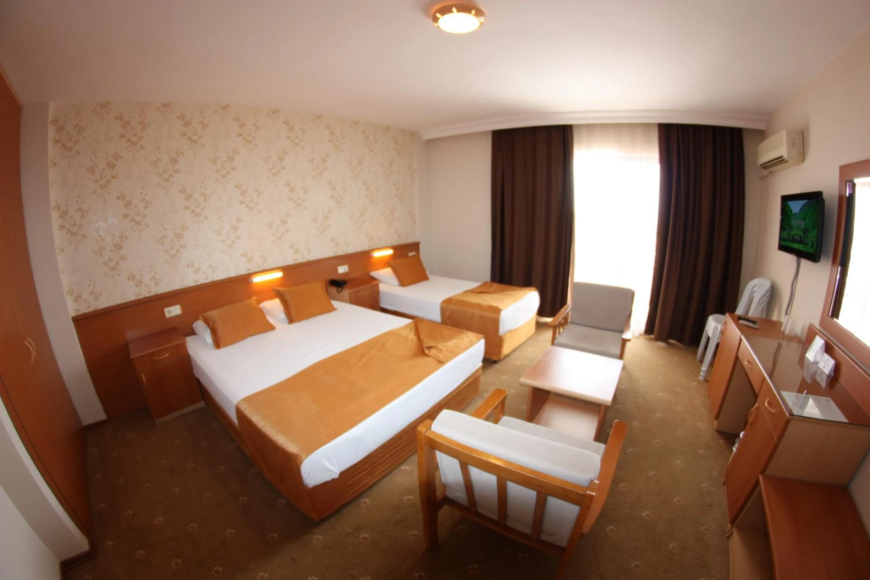 Photo of the whole room, Bed in Hotel Billurcu