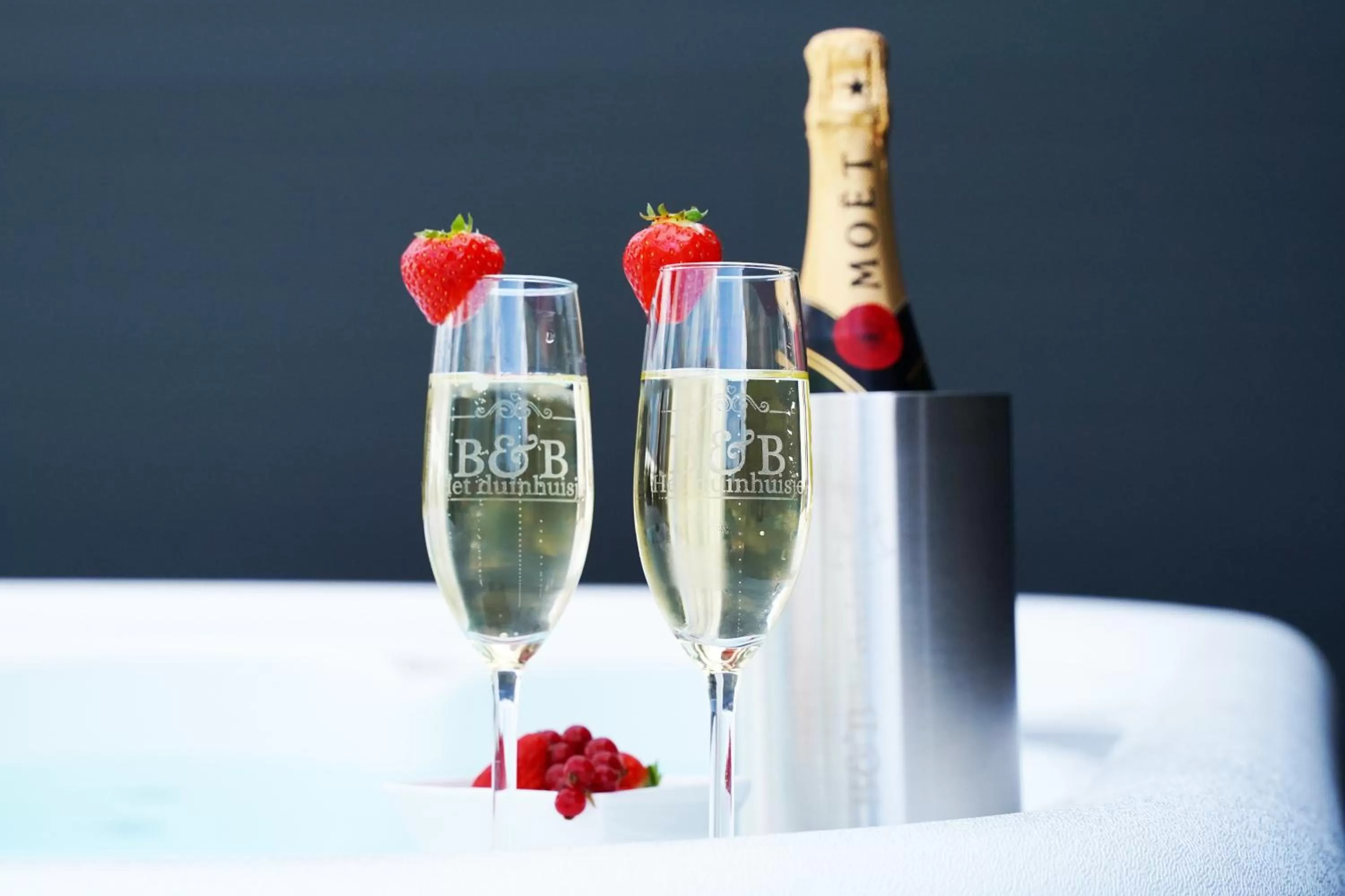 Drinks in B&B het duinhuisje met jacuzzi