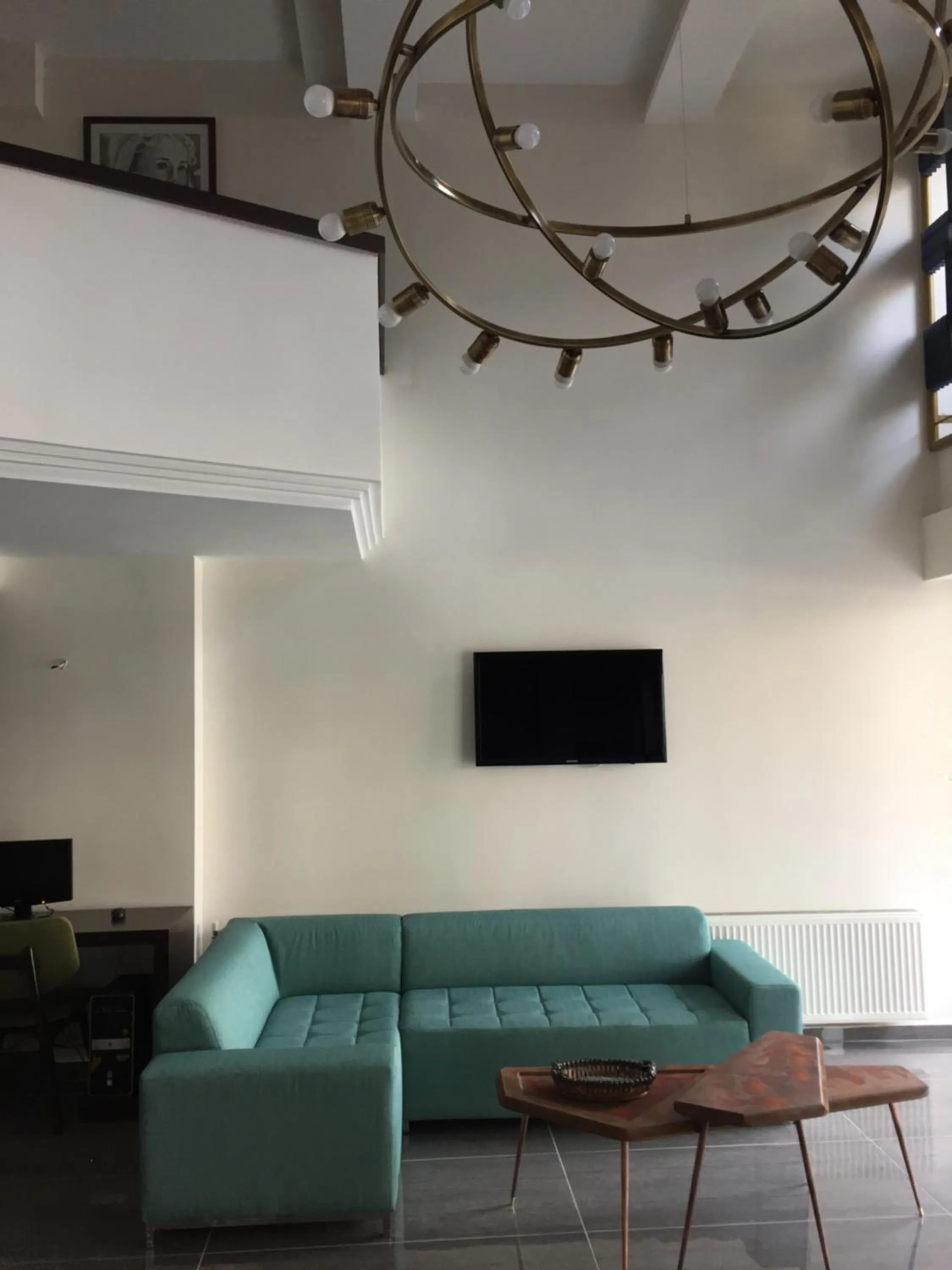Communal lounge/ TV room in Helen Hotel