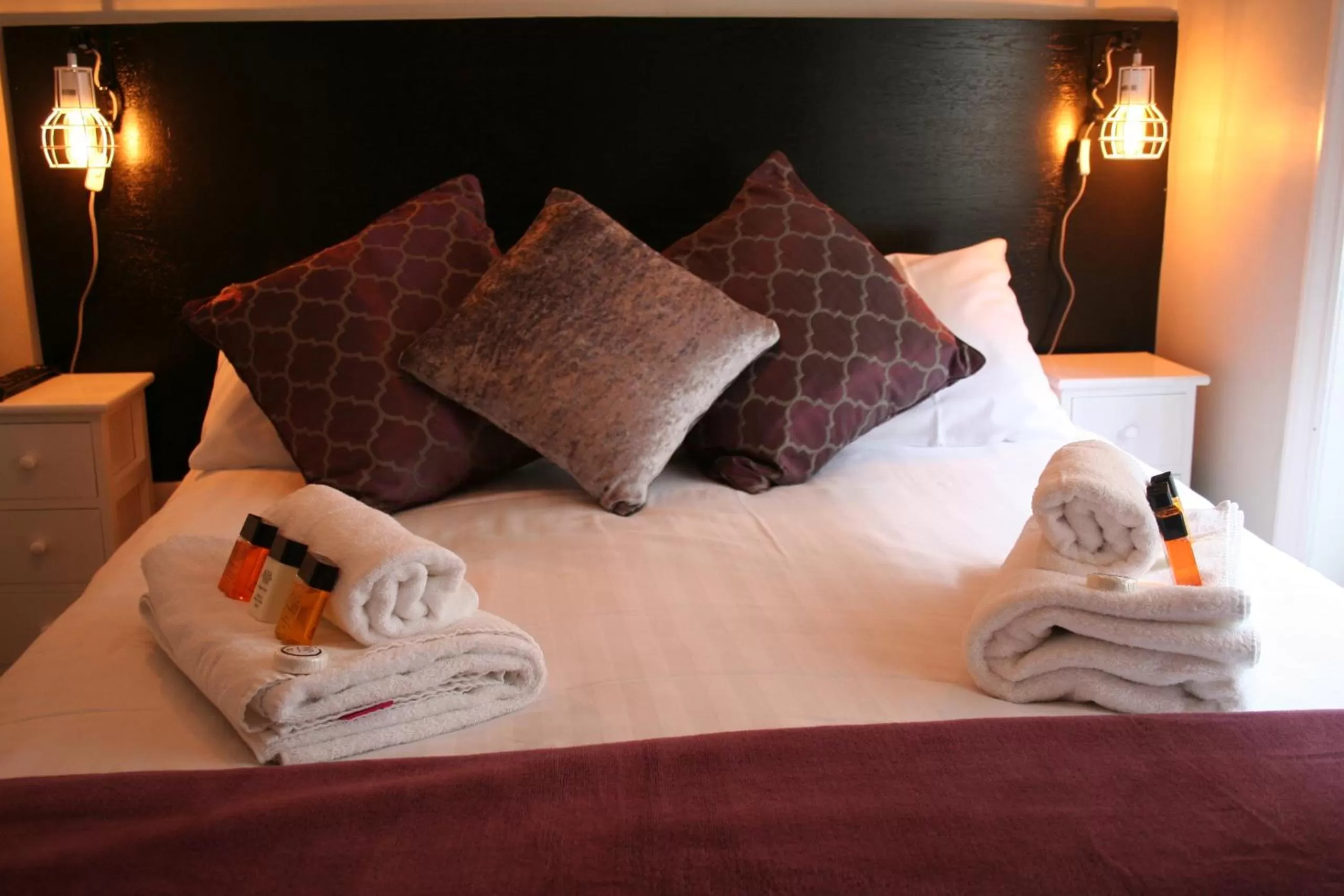 Bedroom, Bed in The Lady Elizabeth