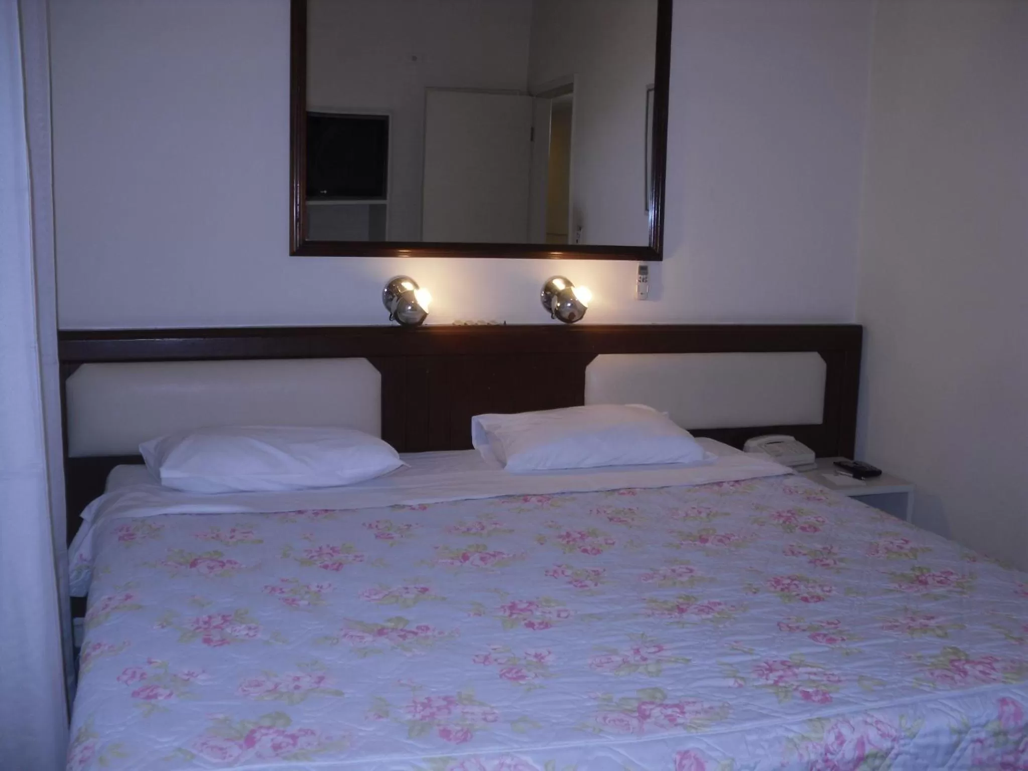 Standard Double Room with Double Bed - single occupancy in CHA Prime Curitiba