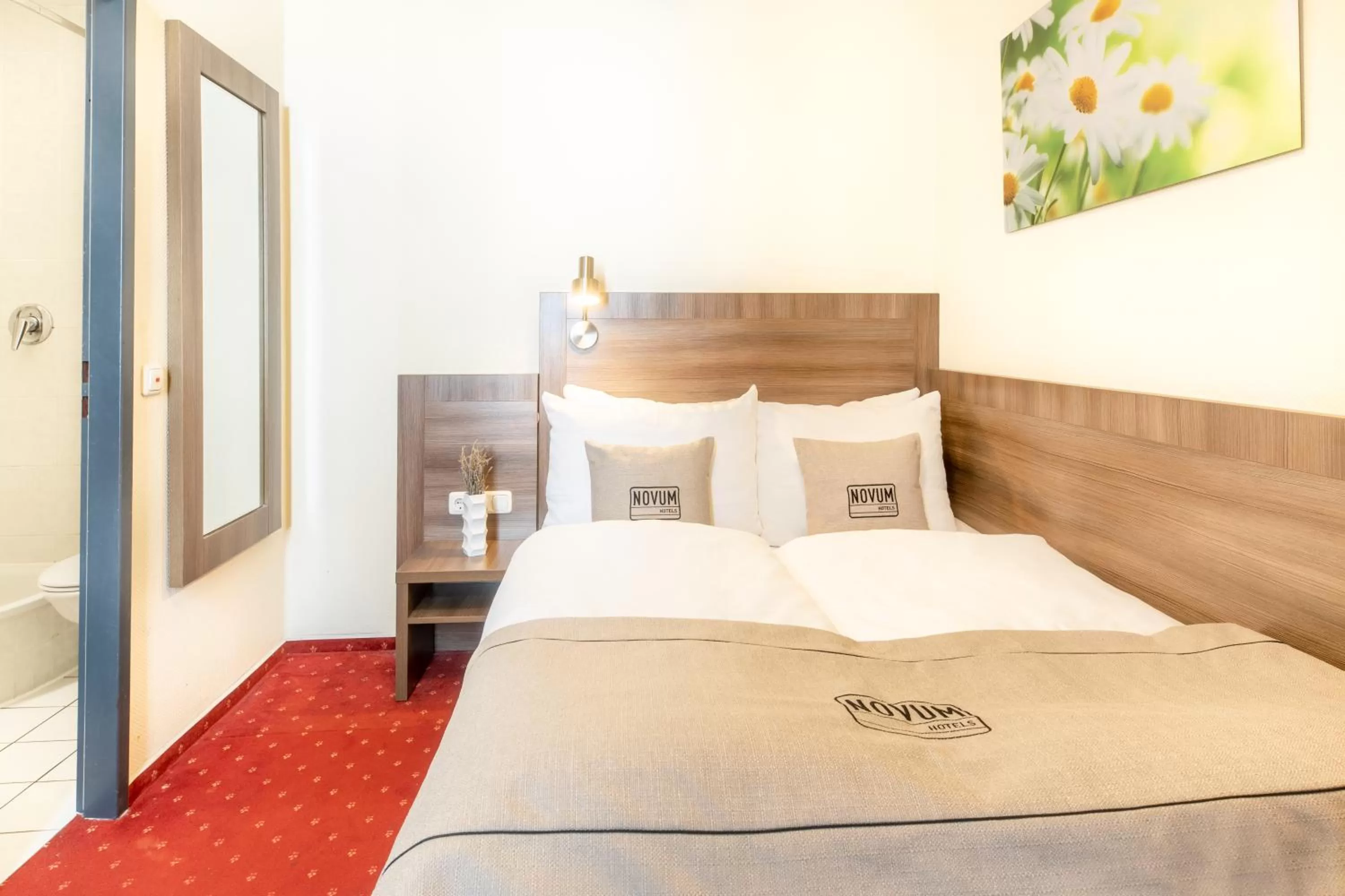 Queen Room in Novum Hotel Leonet Köln Altstadt