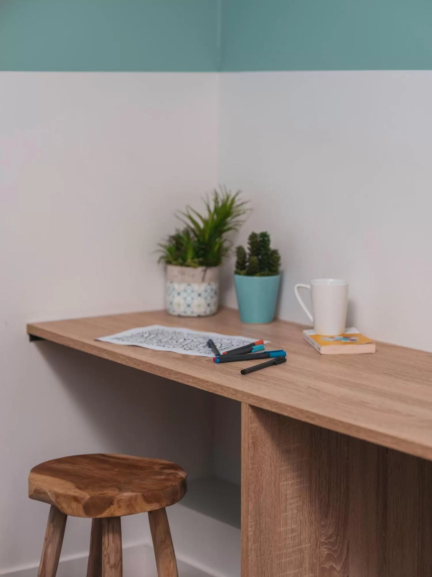 hair dresser in ibis Styles Paris Montmartre Nord