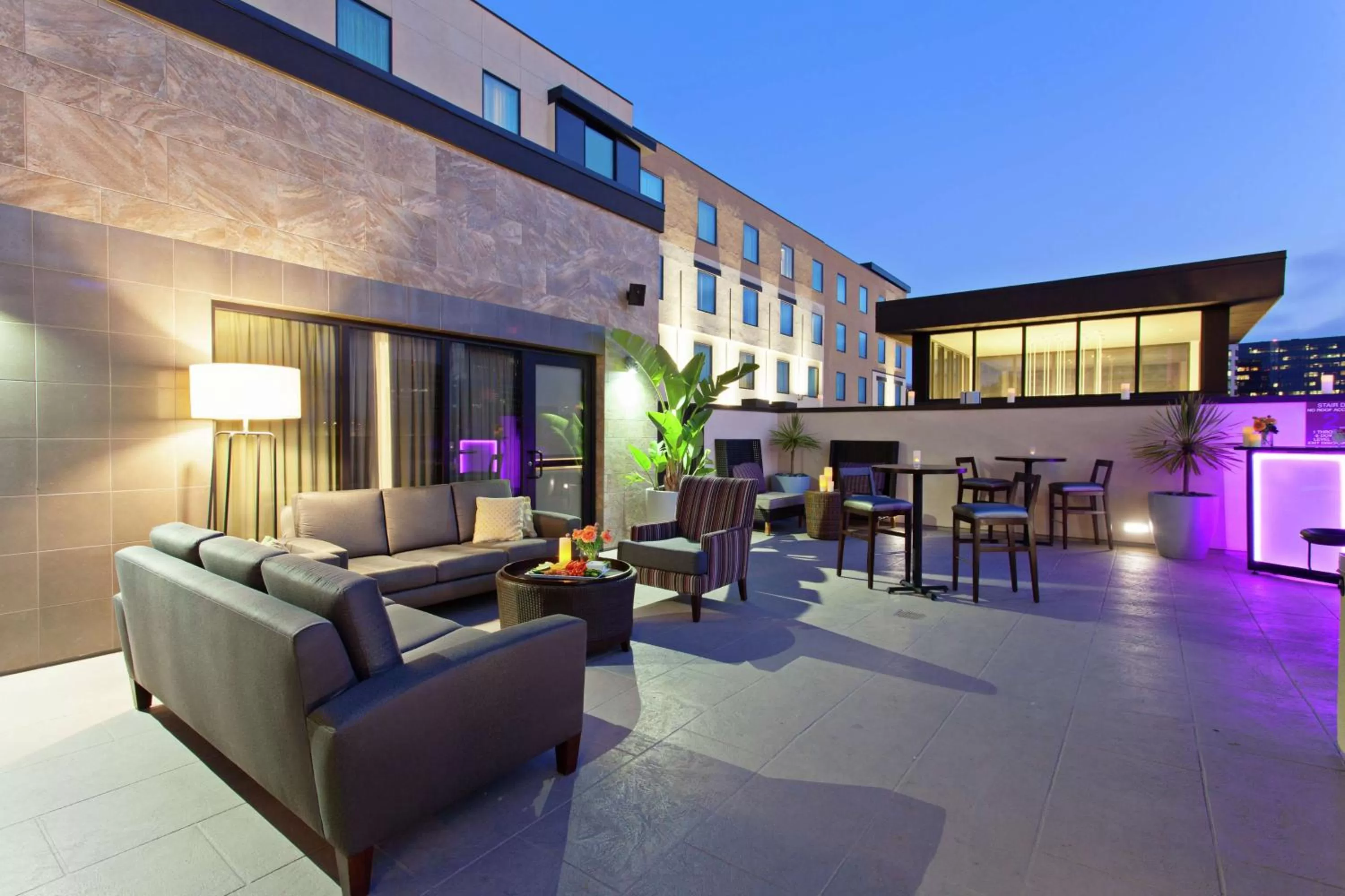 Patio in Hilton Garden Inn Irvine/Orange County Airport