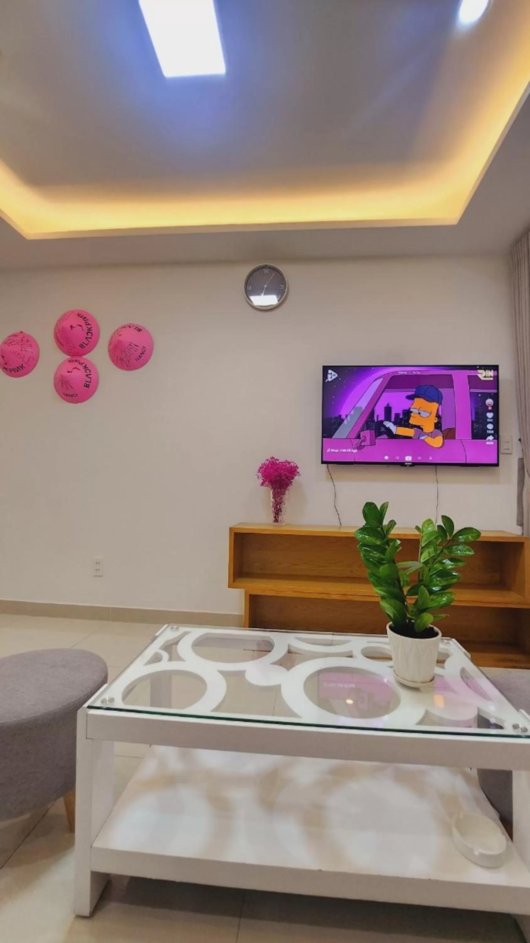 Communal lounge/ TV room, Bed in Scenic Valley Suite