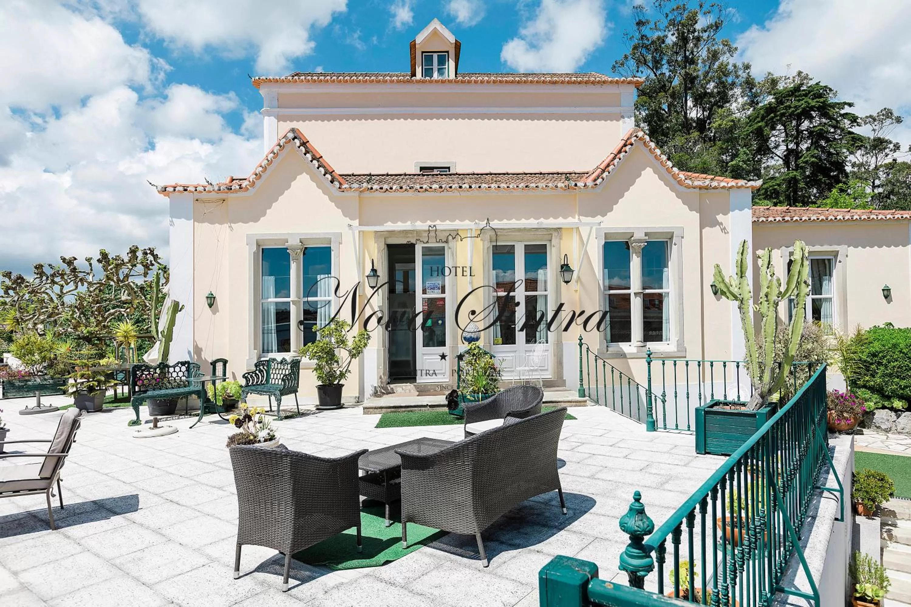 Facade/entrance in Hotel Nova Sintra - Adults only
