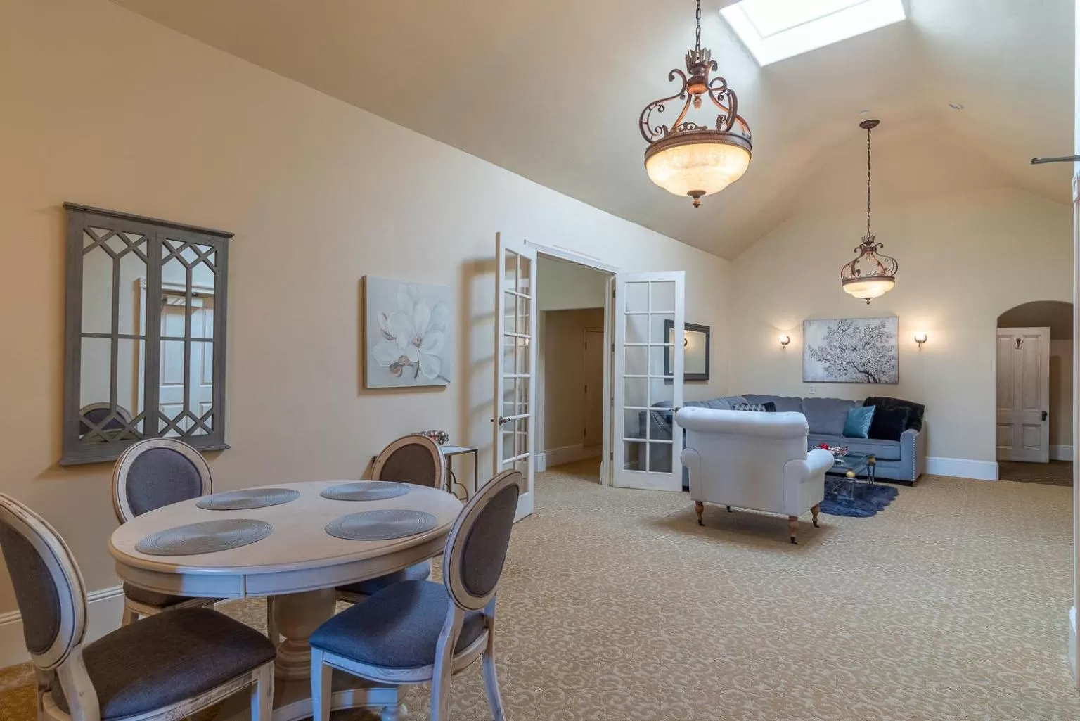 Dining area in Chateau Coralini