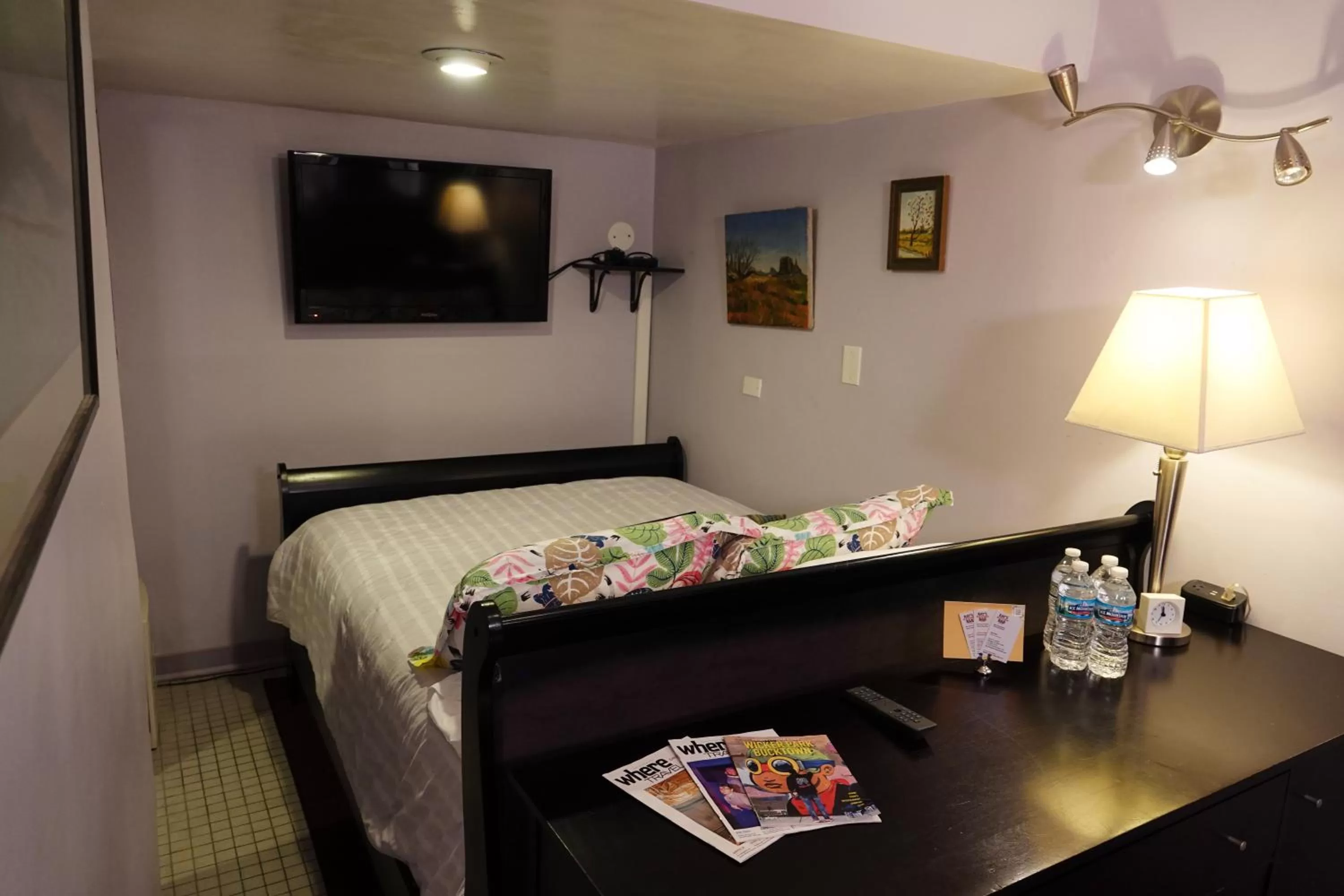 Bedroom, Bed in Ray's Bucktown Bed and Breakfast