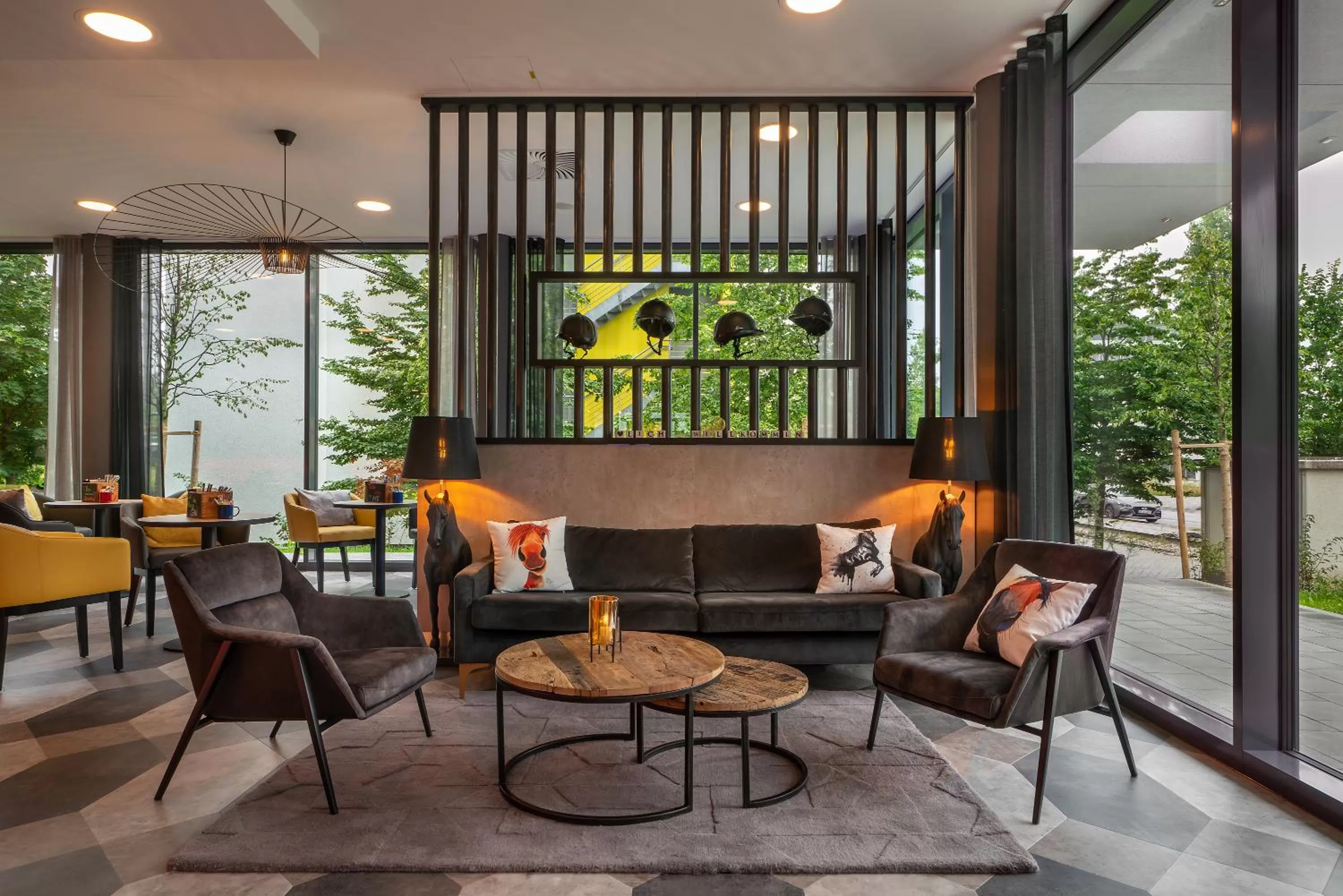 Restaurant/places to eat in Holiday Inn - the niu, Fury Aschheim Messe by IHG