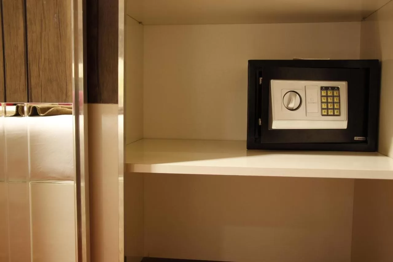 safe in Balcony Hotel