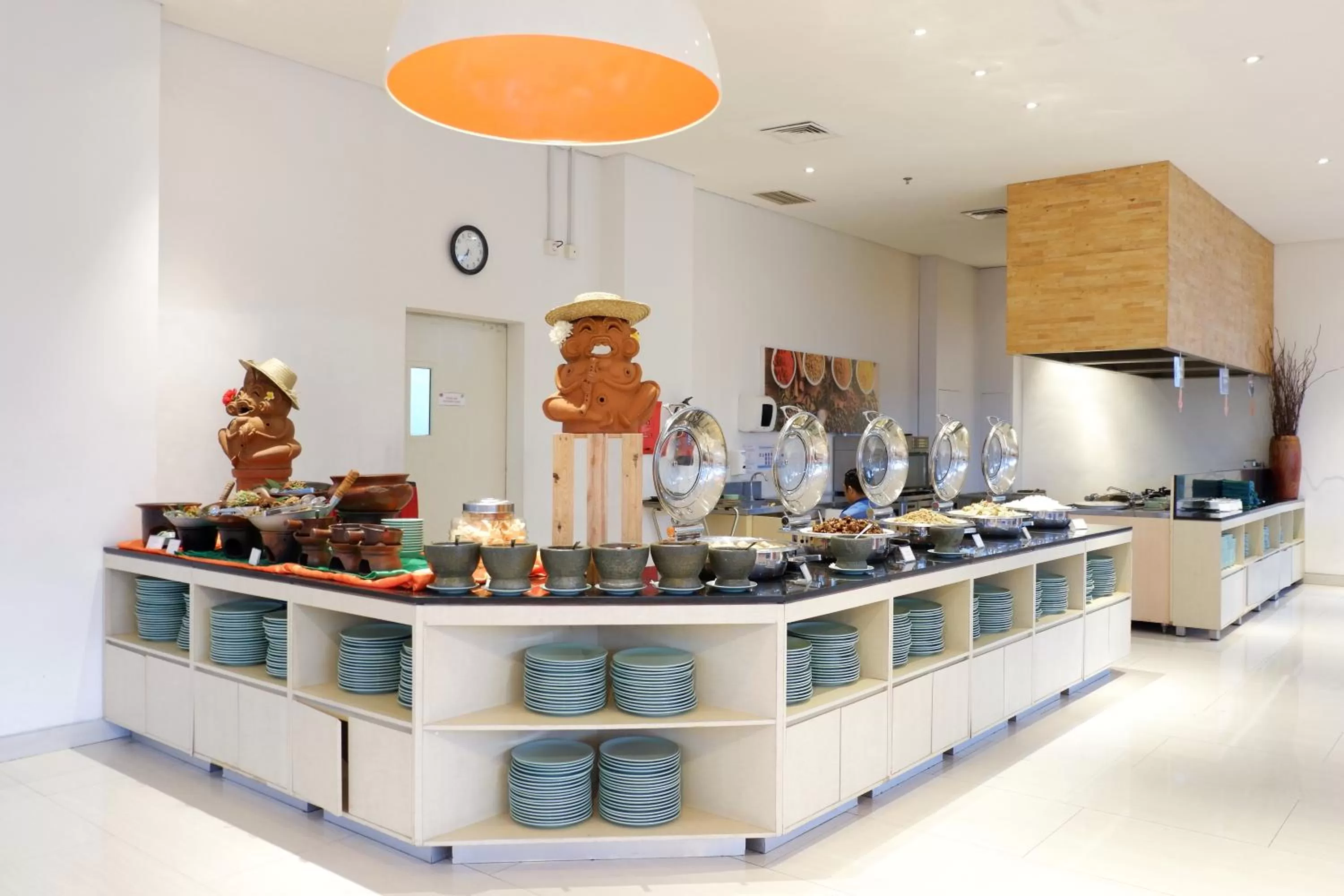 Restaurant/places to eat in HARRIS Hotel and Conventions Denpasar Bali