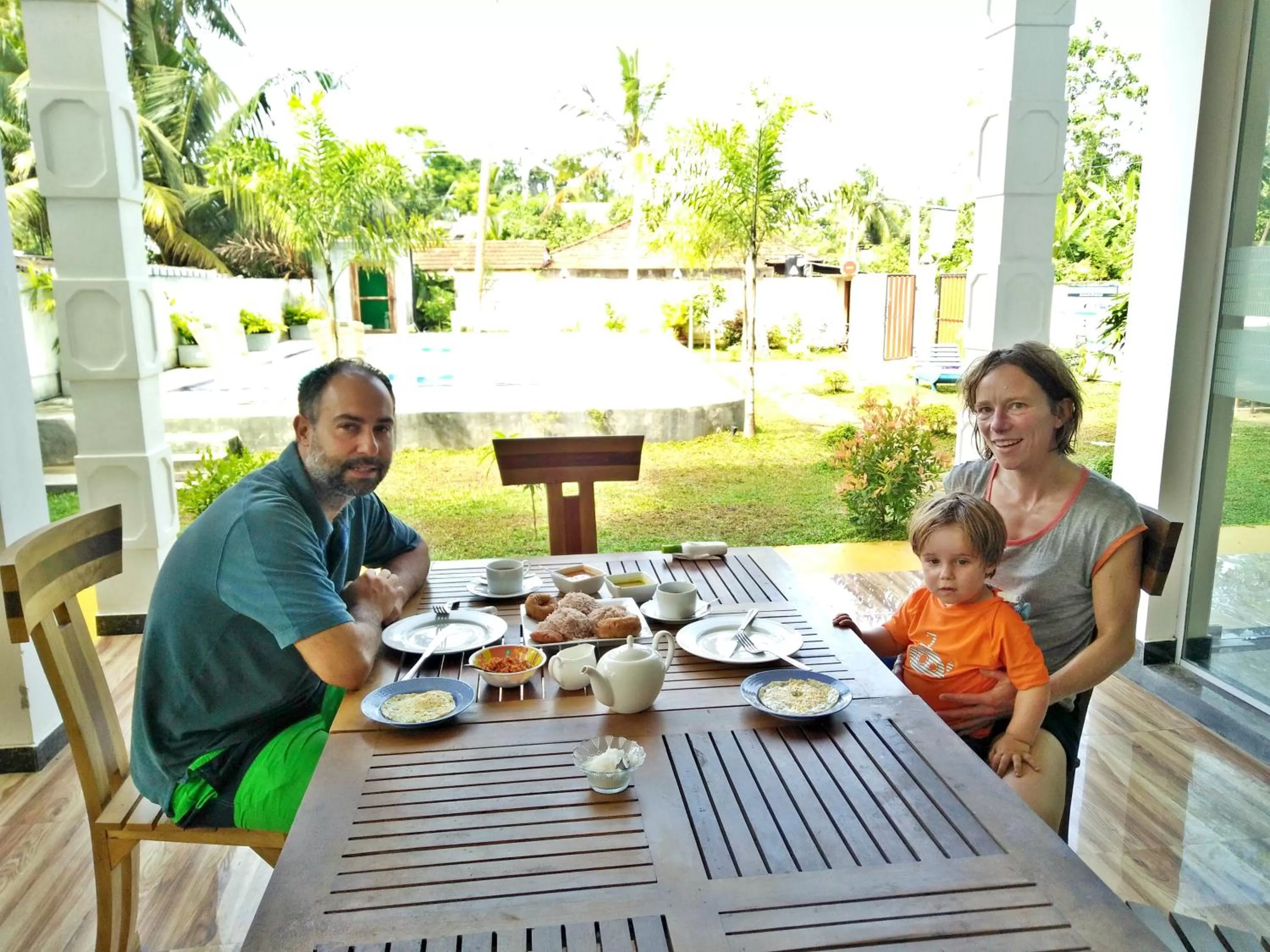 Restaurant/places to eat, Guests in Ocean Bay Surf Resort Weligama