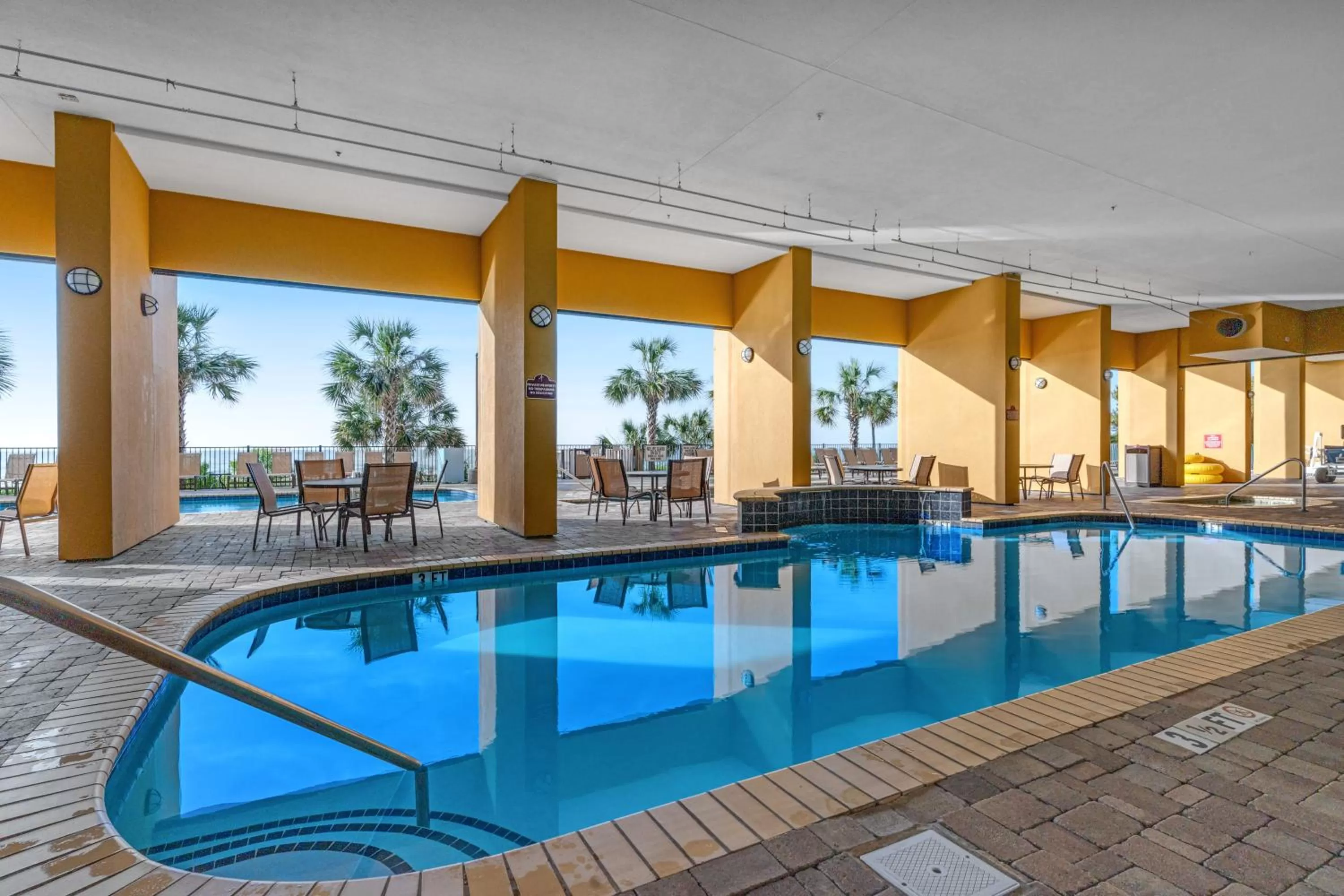 Swimming pool in Anderson Ocean Club and Spa by Oceana Resorts