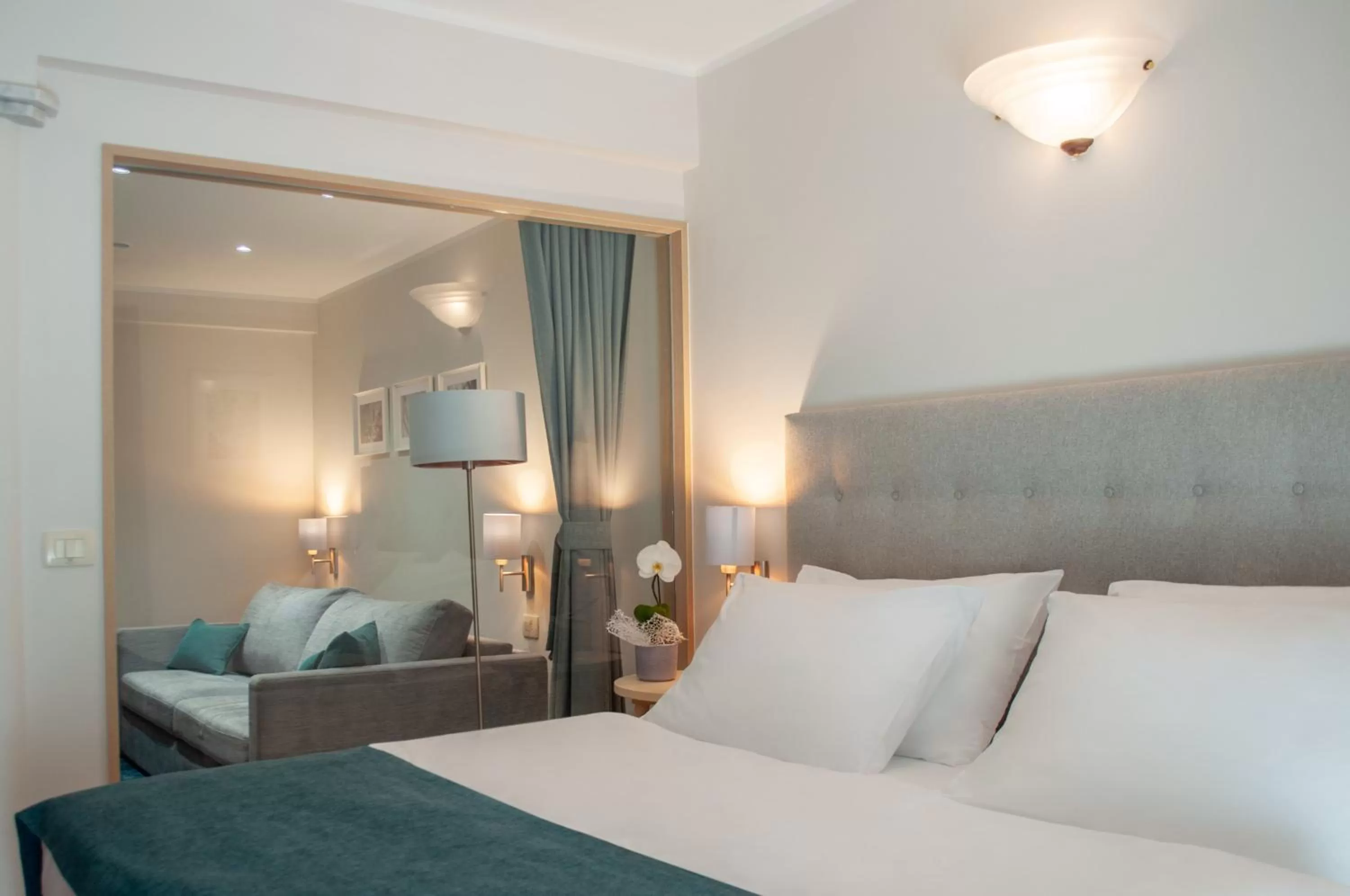 Bed in Belvedere Resort Hotels