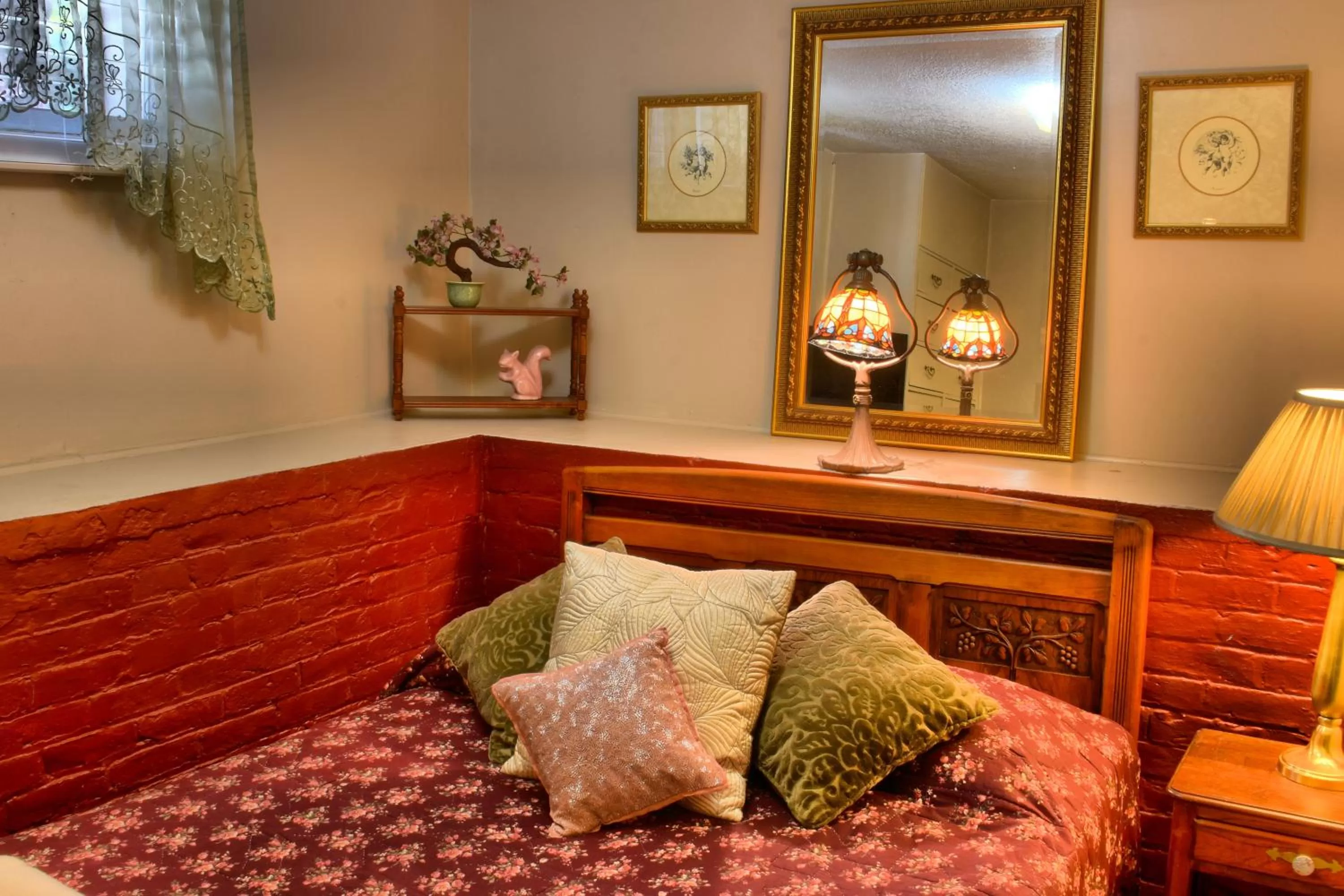 Decorative detail in Bard's Inn