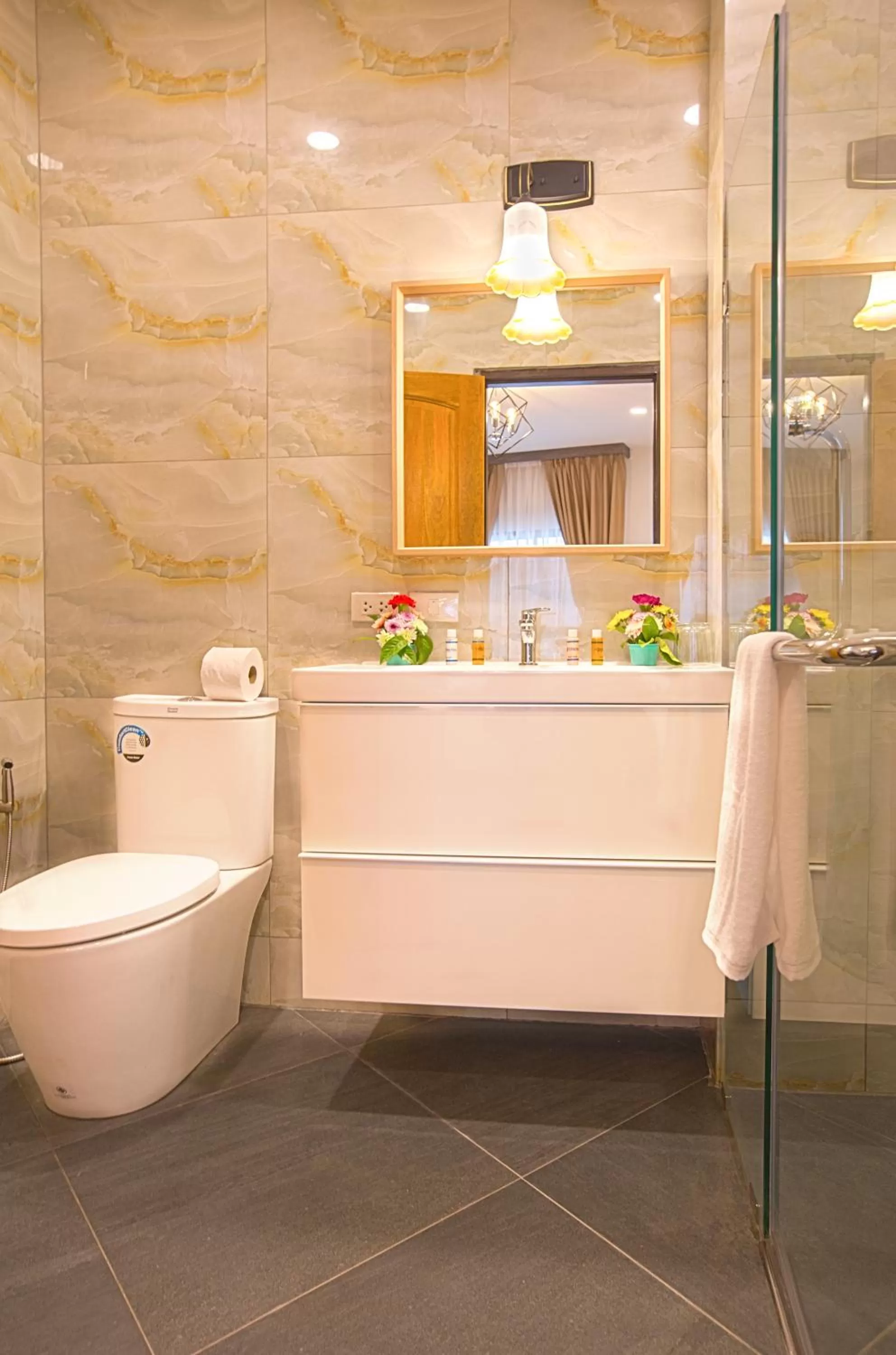 V One Pride-Sukhumvit 22, Bangkok