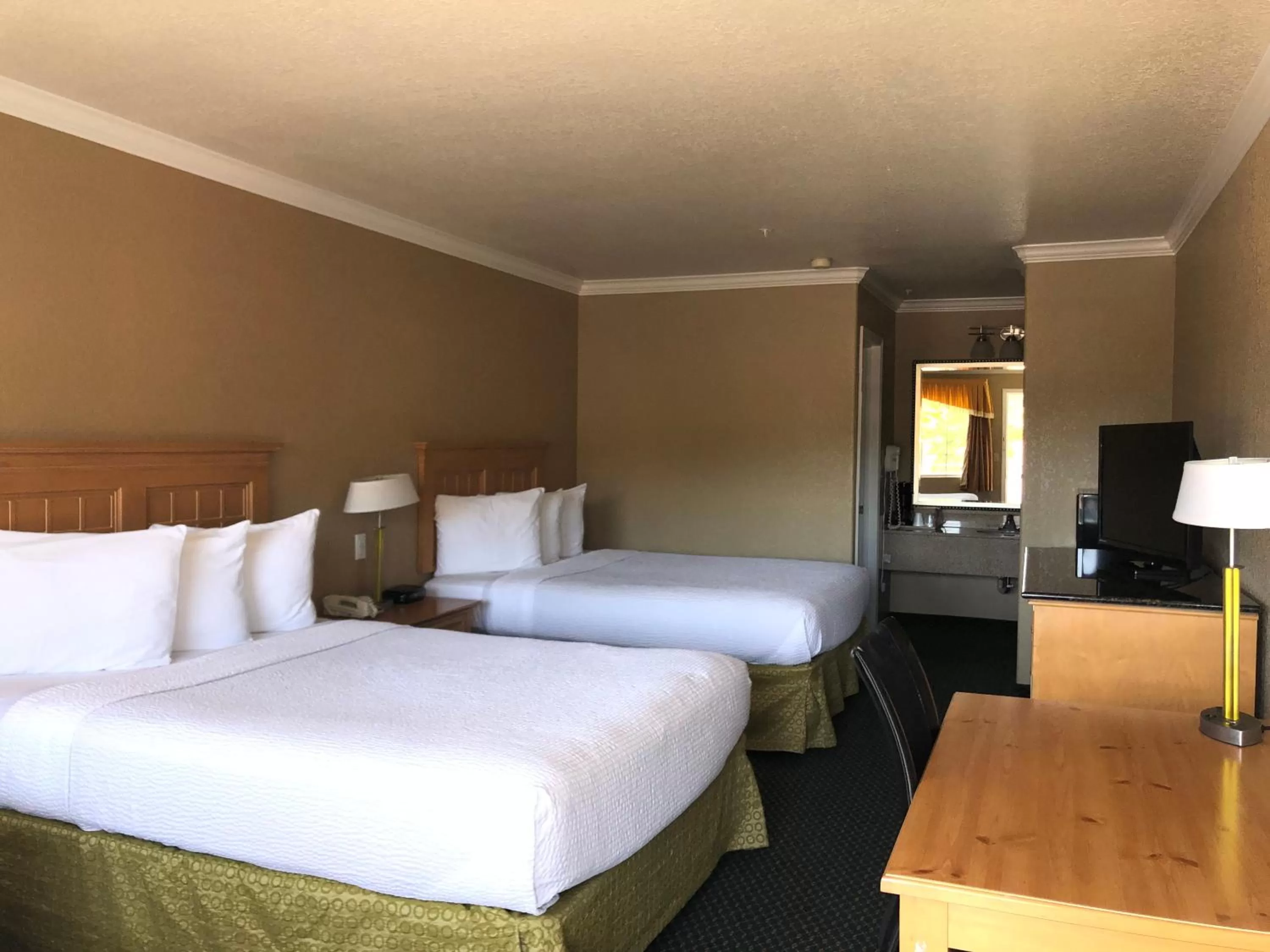 Bed in Lake Point Lodge