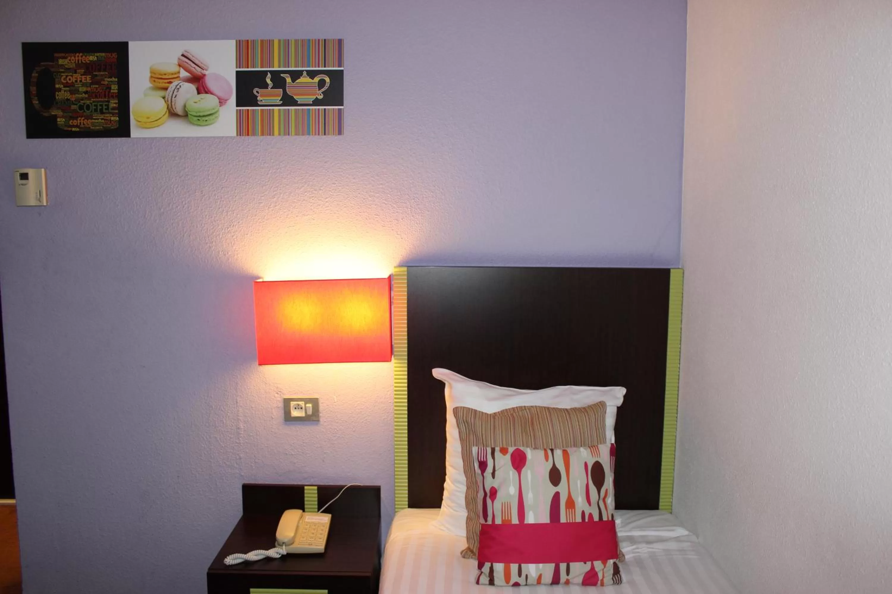 Decorative detail, Bed in Hotel Floris Arlequin Grand-Place