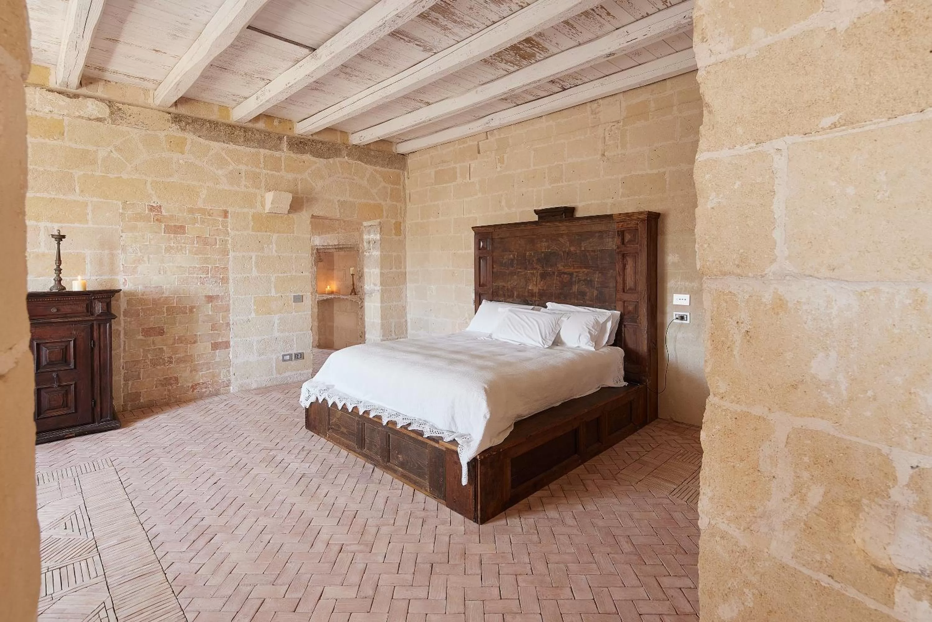 Photo of the whole room, Bed in Sextantio Le Grotte Della Civita